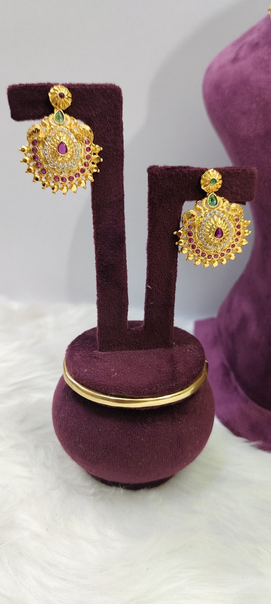 100% gold look necklace set (Gold Plated)