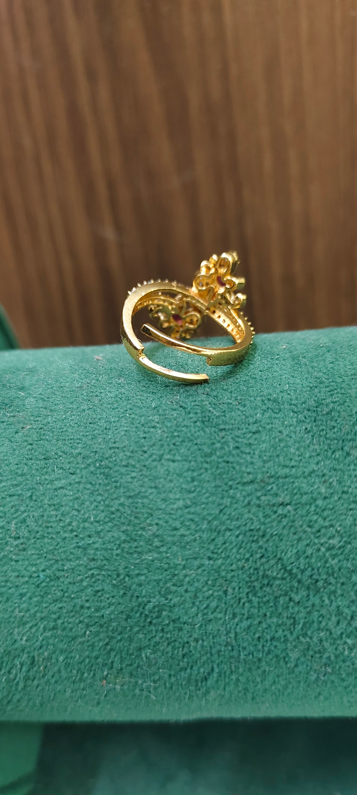 Premium gold look adjustable finger ring