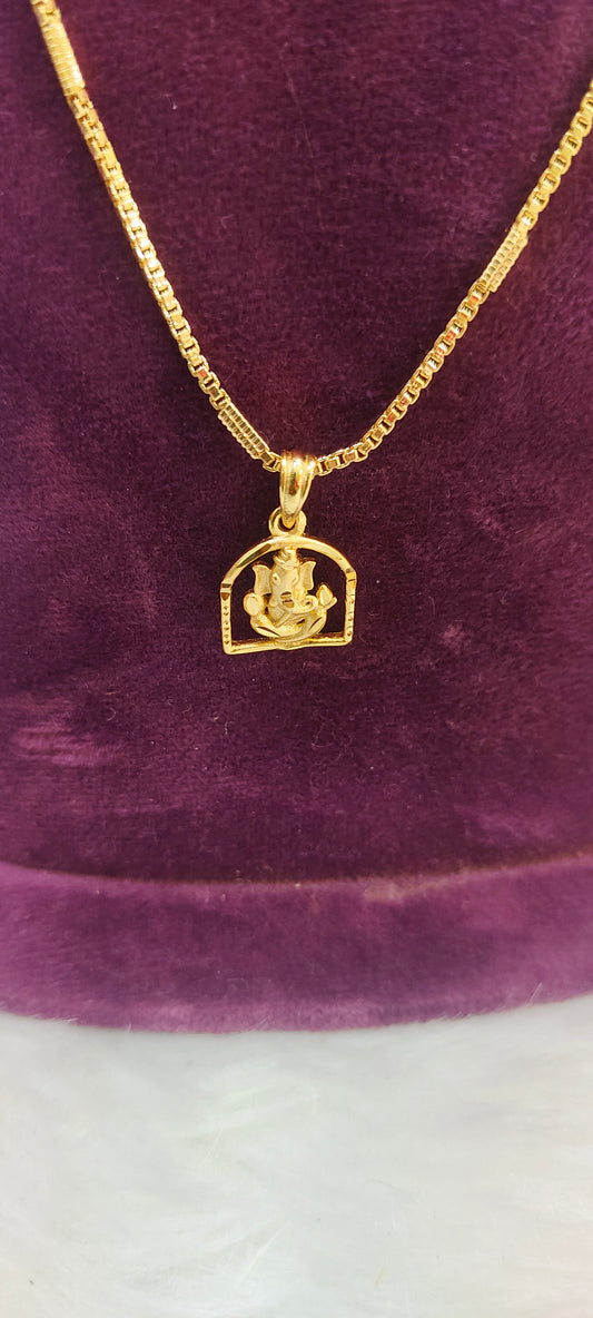 Gold look 18" length ladies short chain