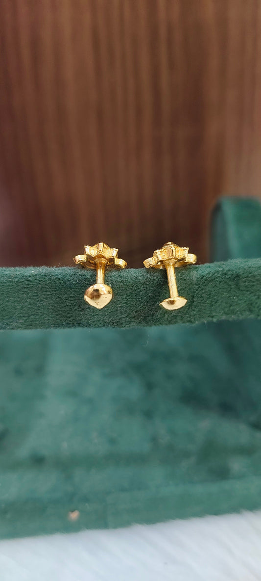 100% gold look cute lotous studs
