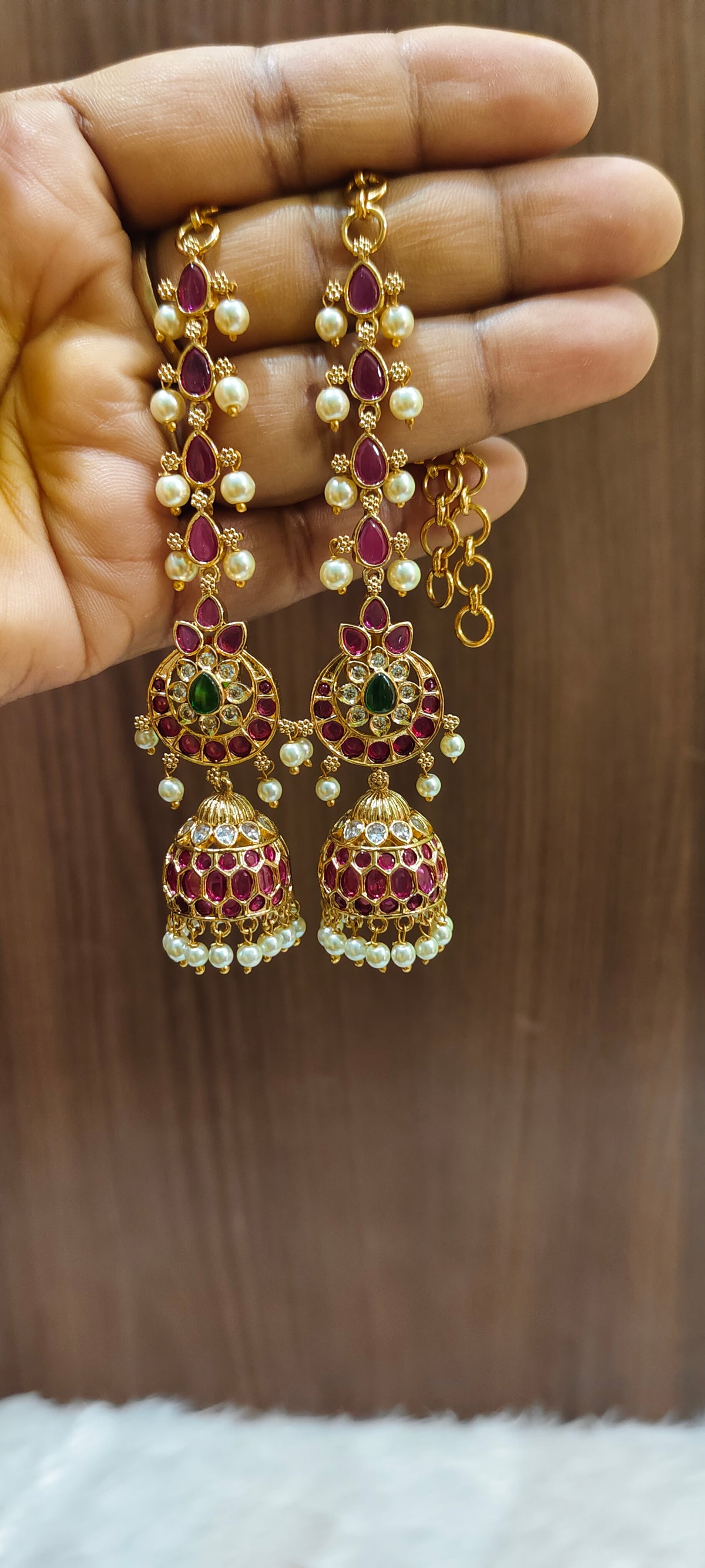 Beautiful jumkas with attached chuttu maati