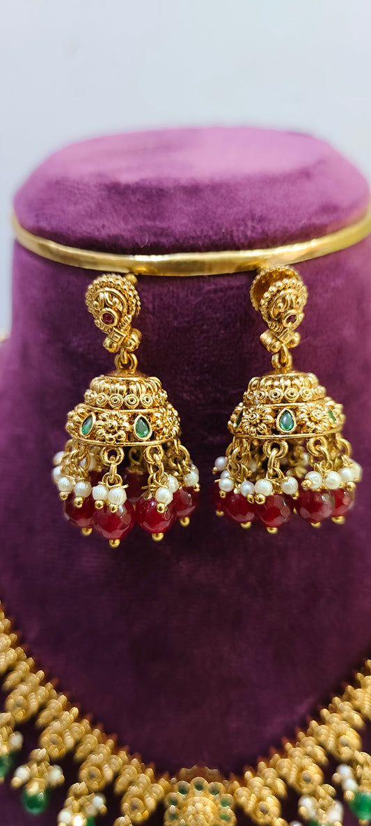 Elegant beads necklace set