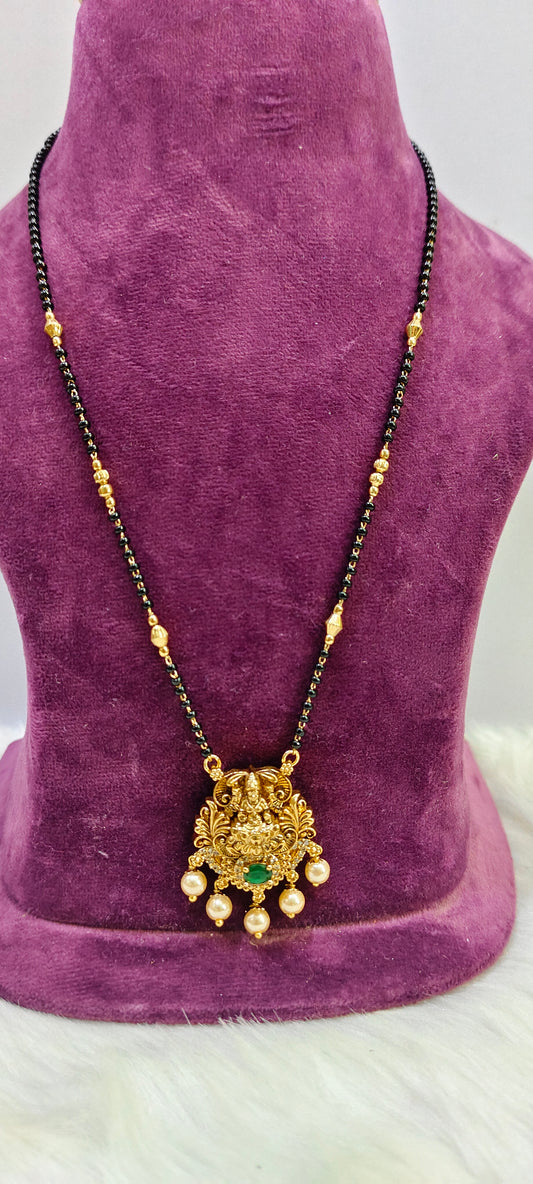 Premium nakshi pendant 18" length short black beads