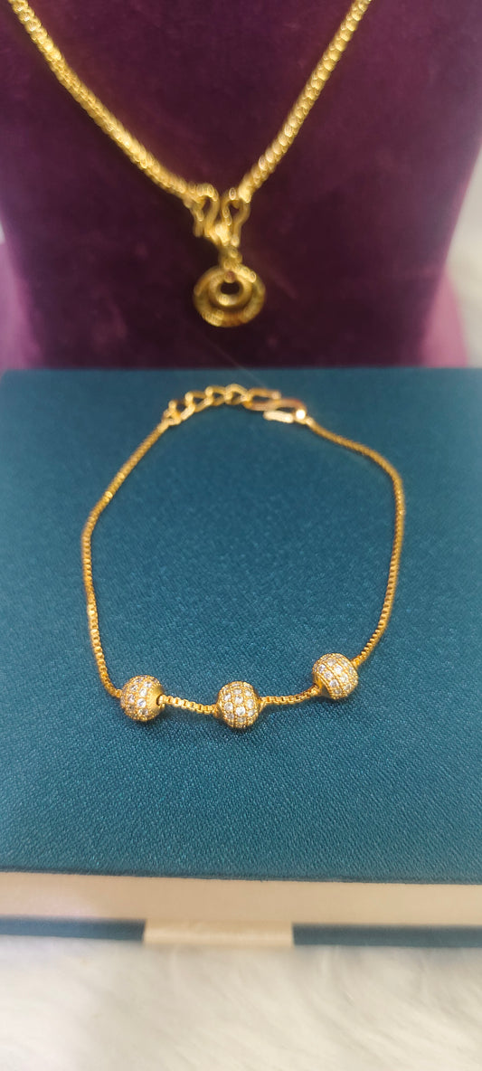 Gold look 18" length chain with bracelet combo