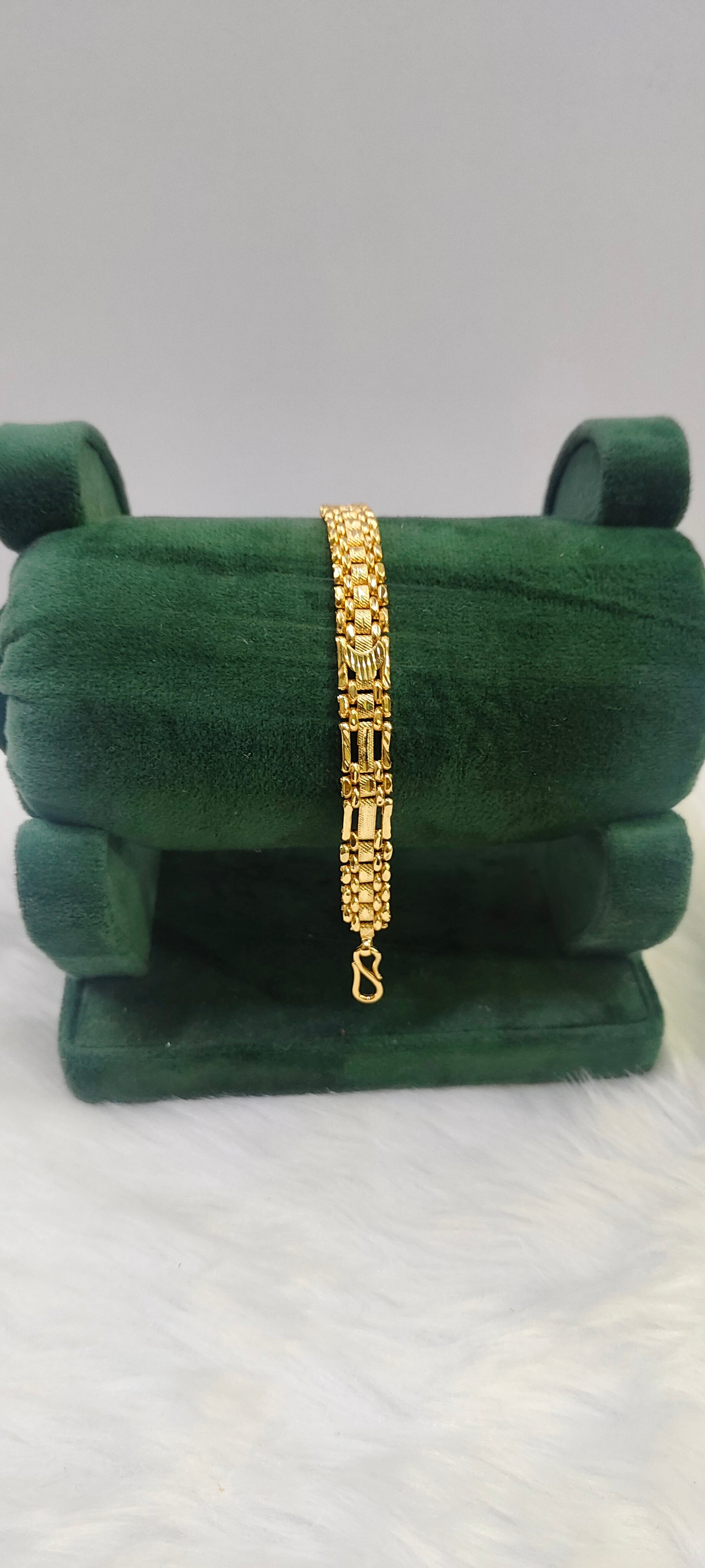 Premium gold look mens bracelet