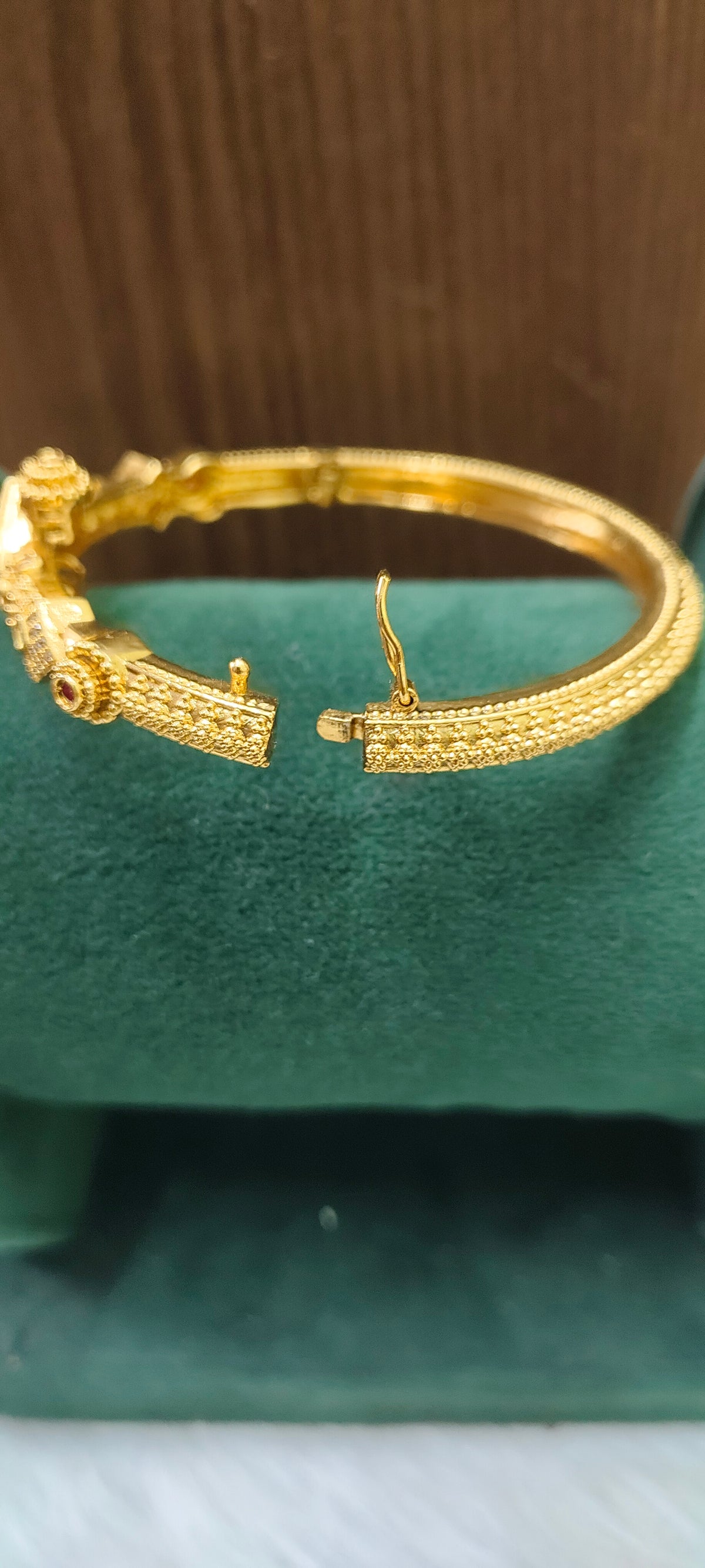 High premium nakshi openable kada bracelet (fit from 2.6 to 2.10)