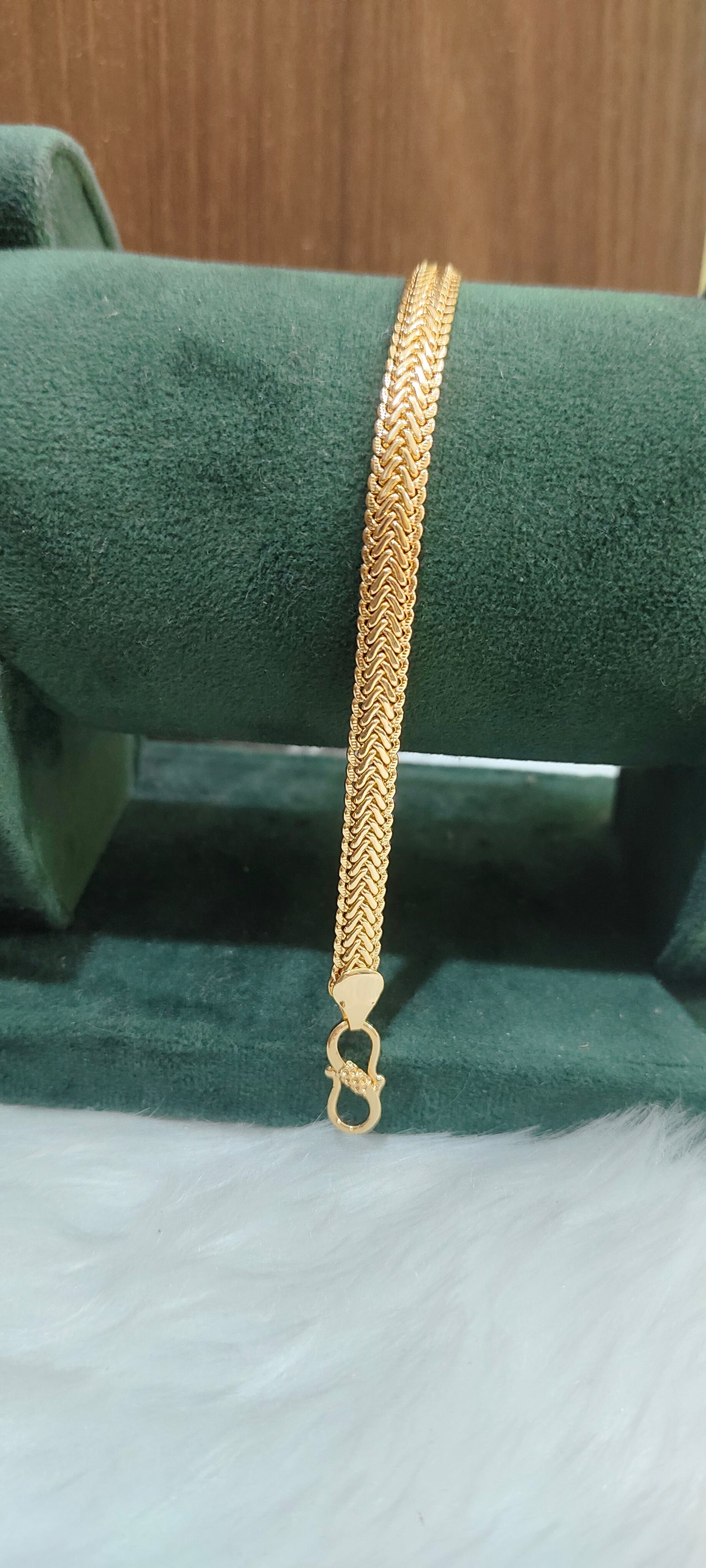 100 %gold look 18" length loard siva chain with 8" mens bracelet