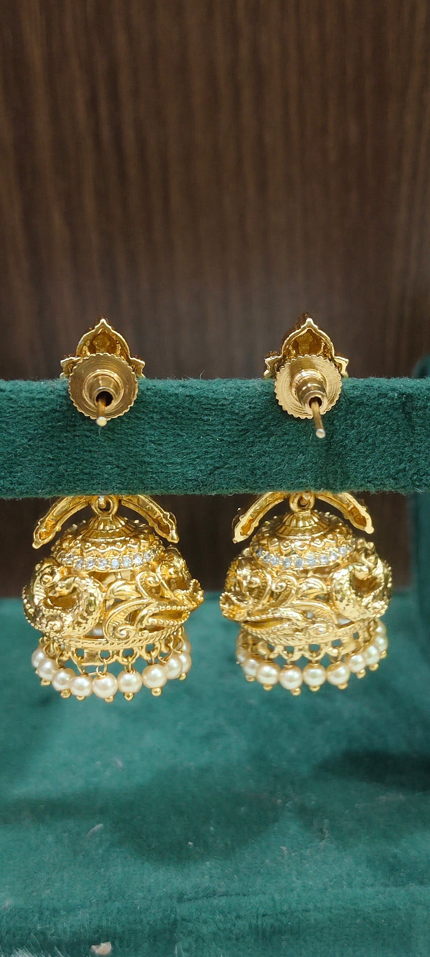High premium nakshi medium big bridal jumkas with jadvu stones
