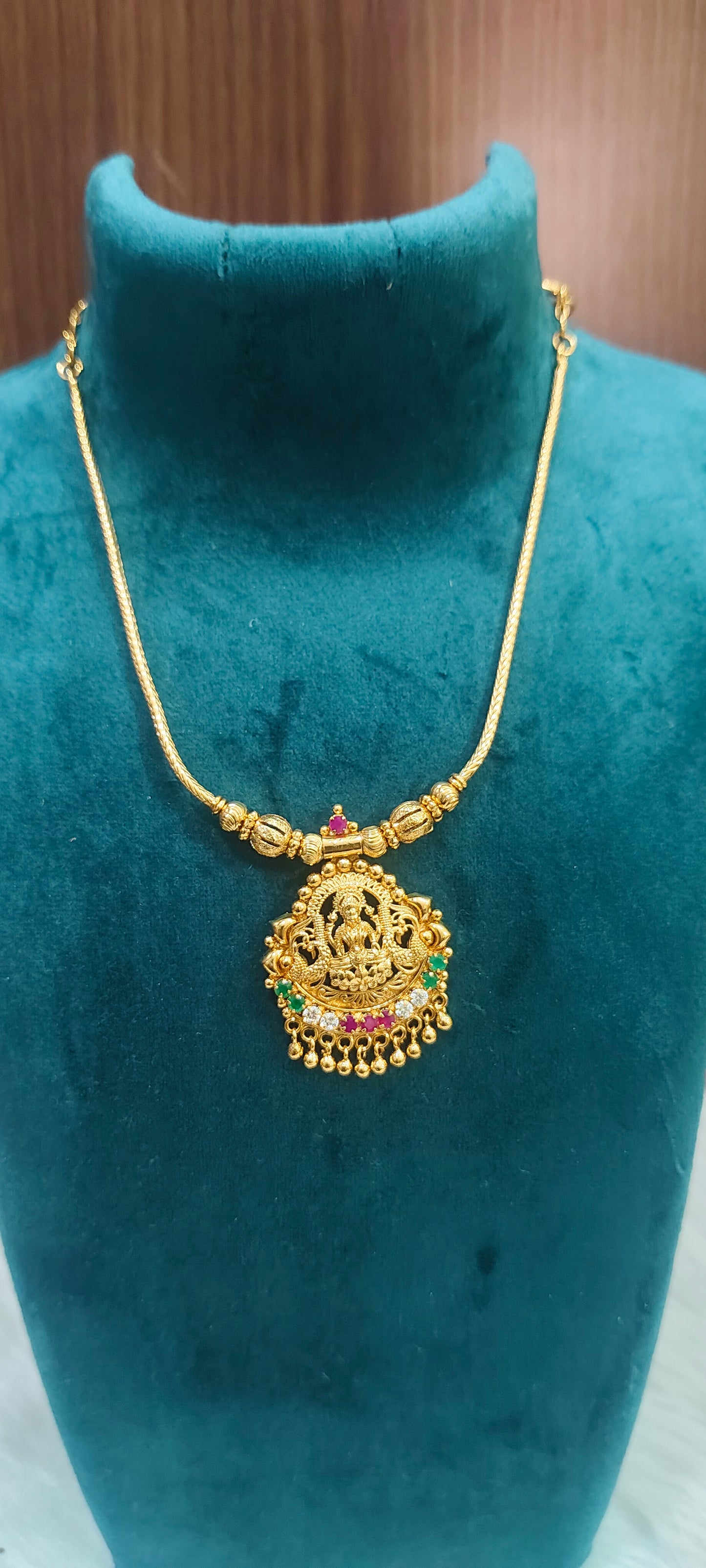 Simple nakshi skin friendly necklace