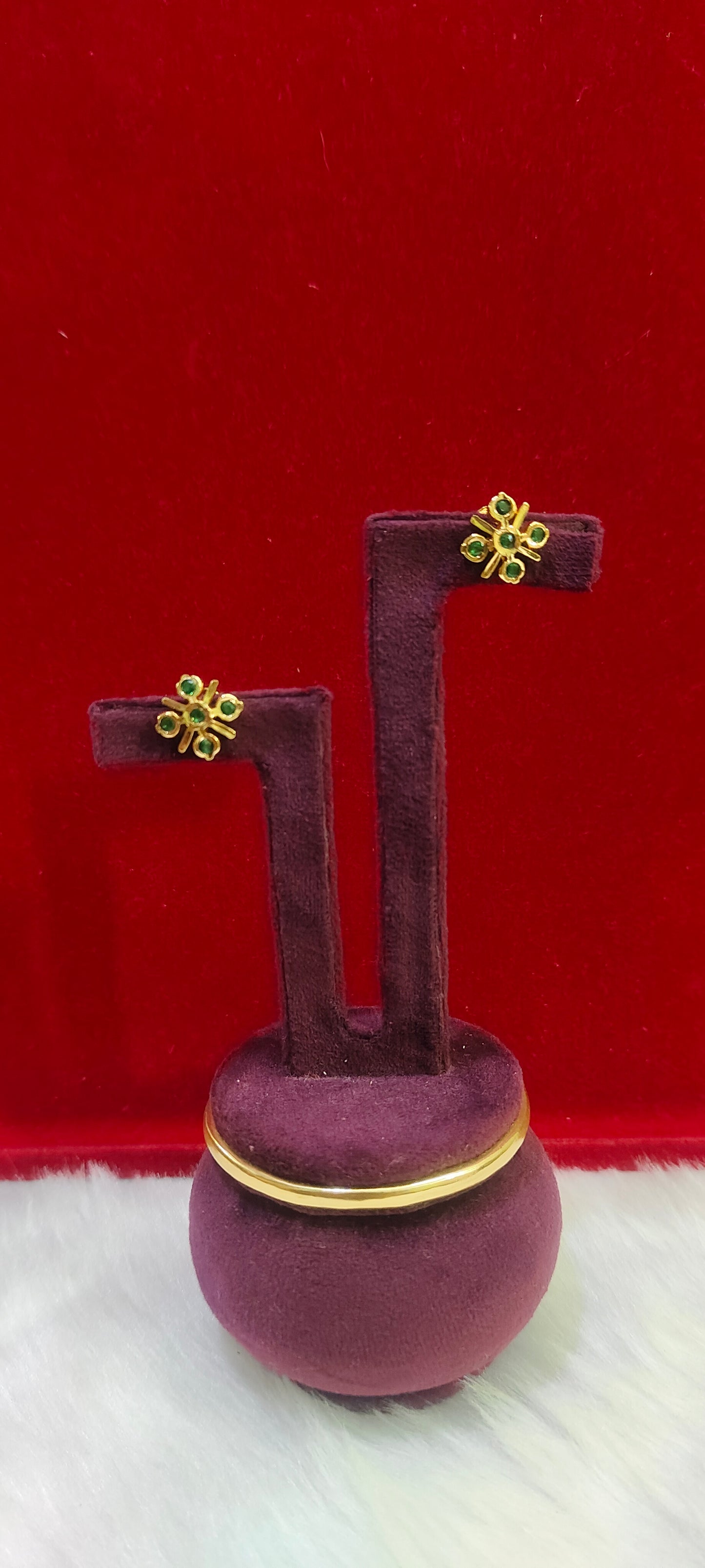 Simple dimond look studs