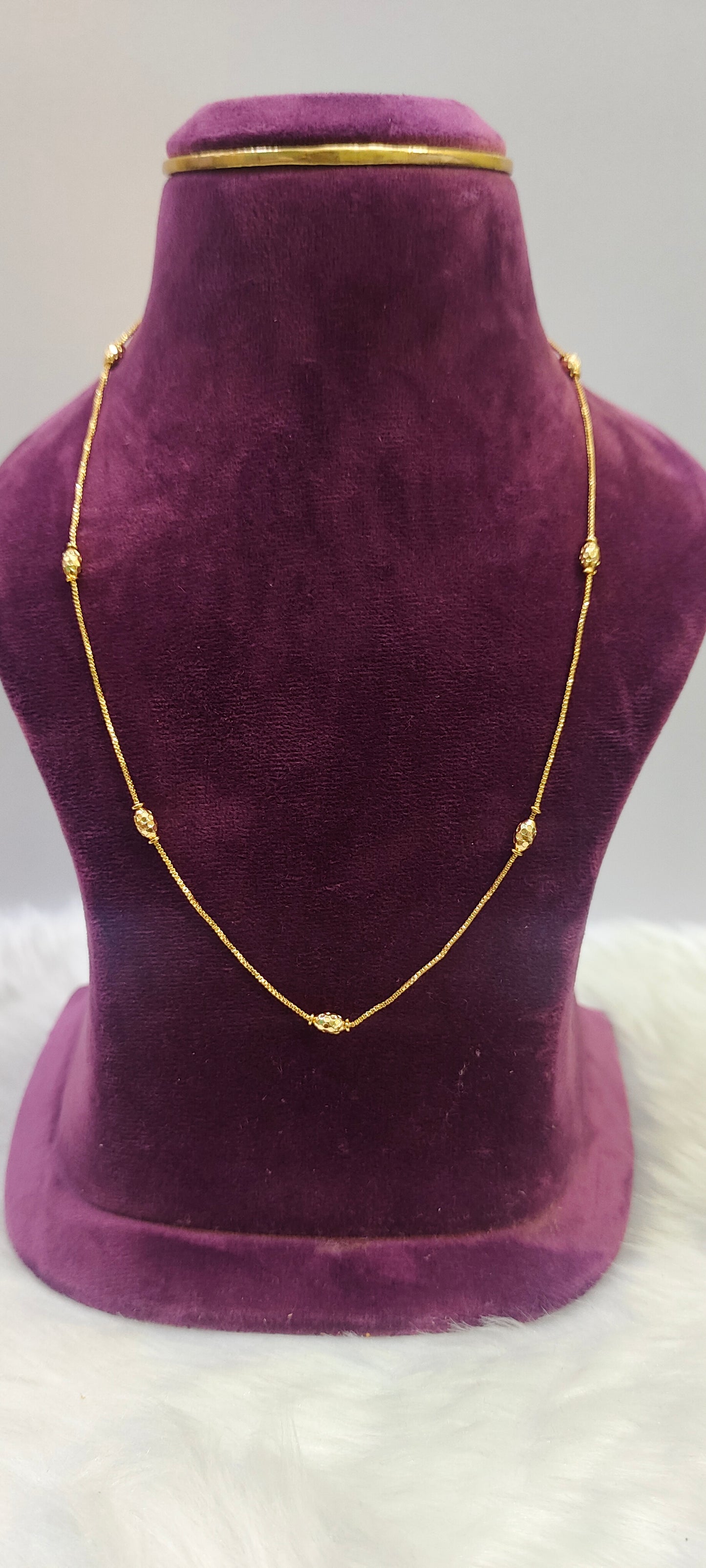 Ladies simple gold look18"length chain