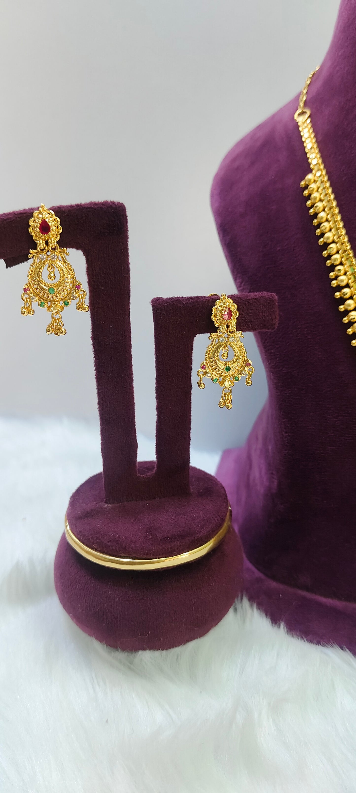 Premium gold look necklace set