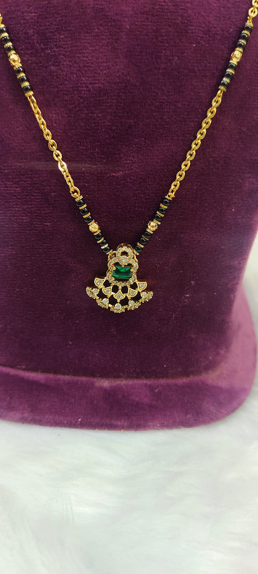 Simple dimond look black beads