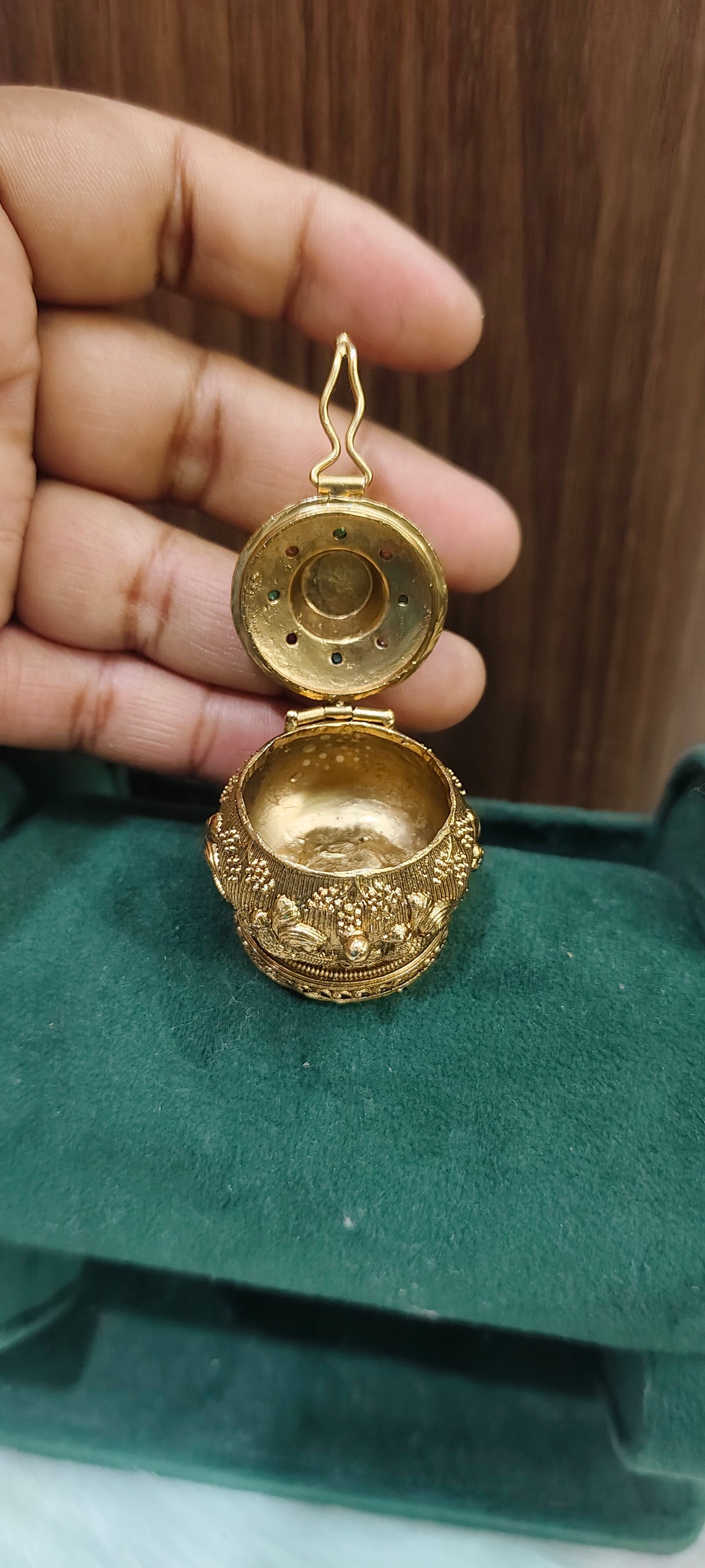 Premium nakshi gold look kumkum box