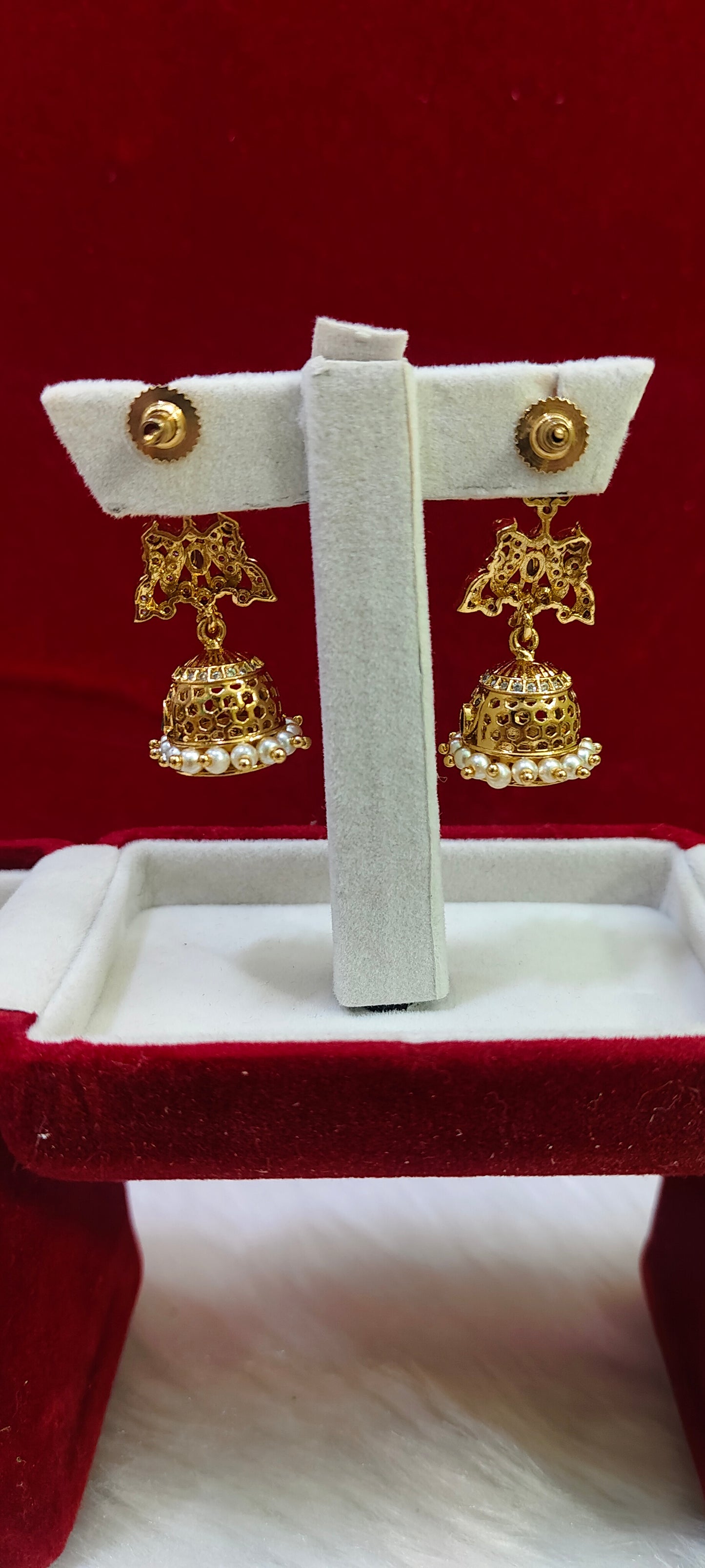 Simple and classy traditional jumkas
