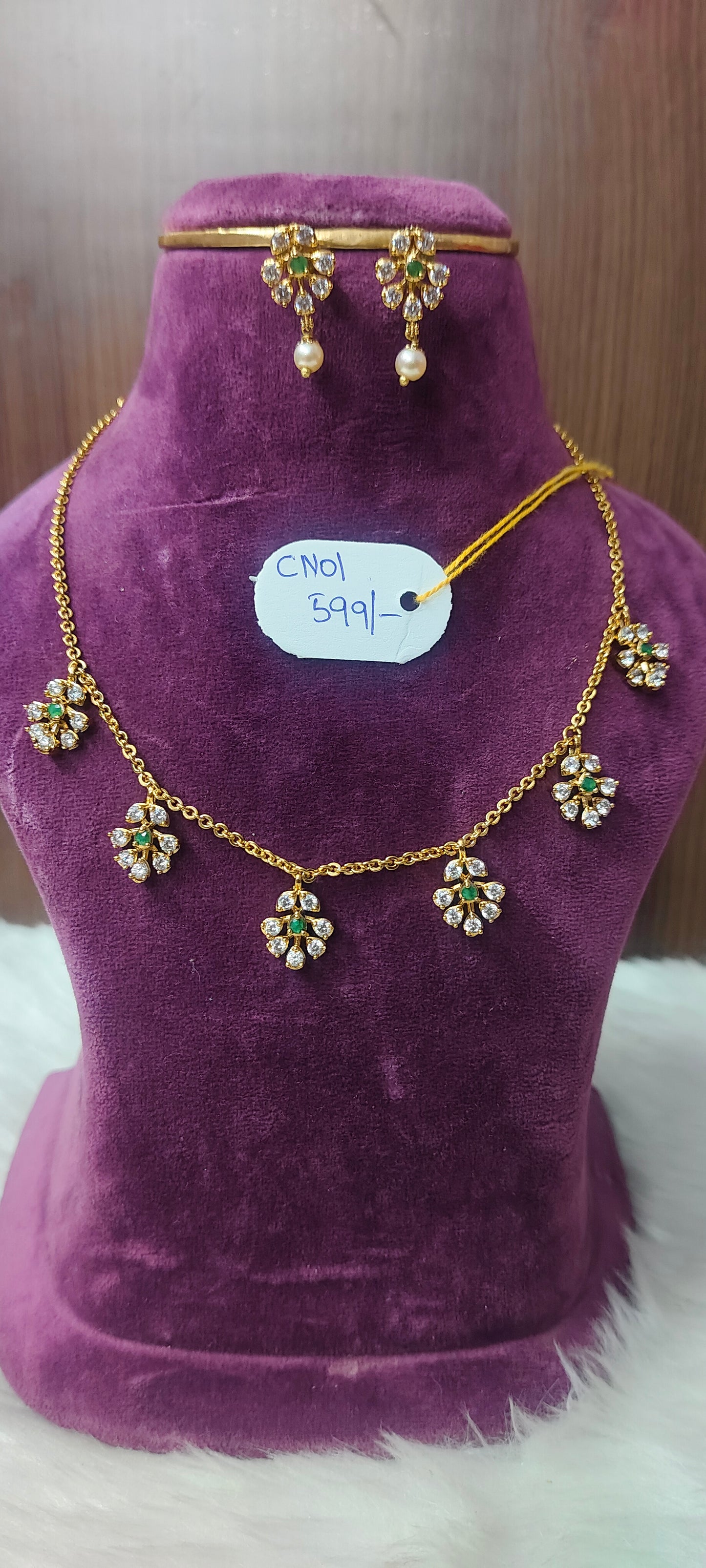 Simple and classy nakshi finish small pendant necklace