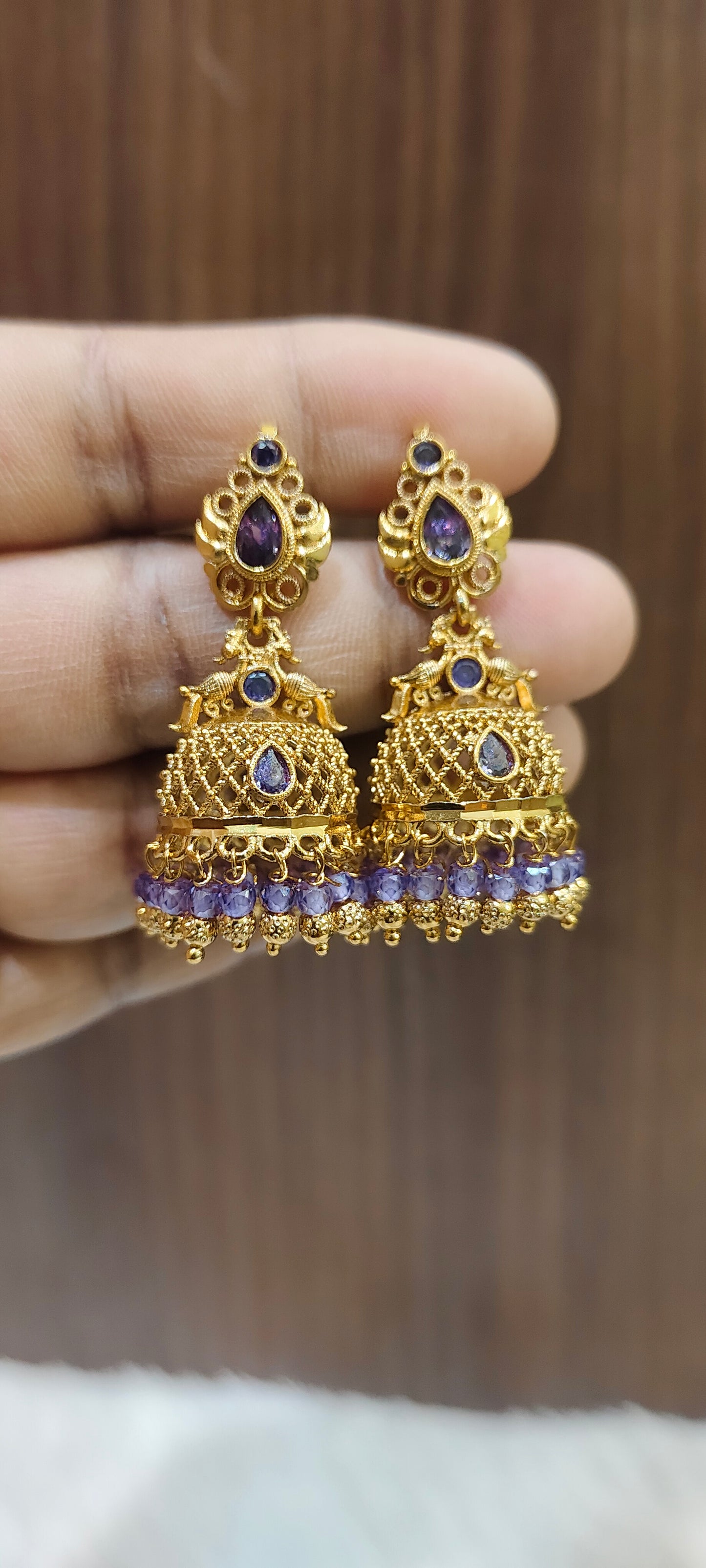 Simple antique medium big jumkas with screw back