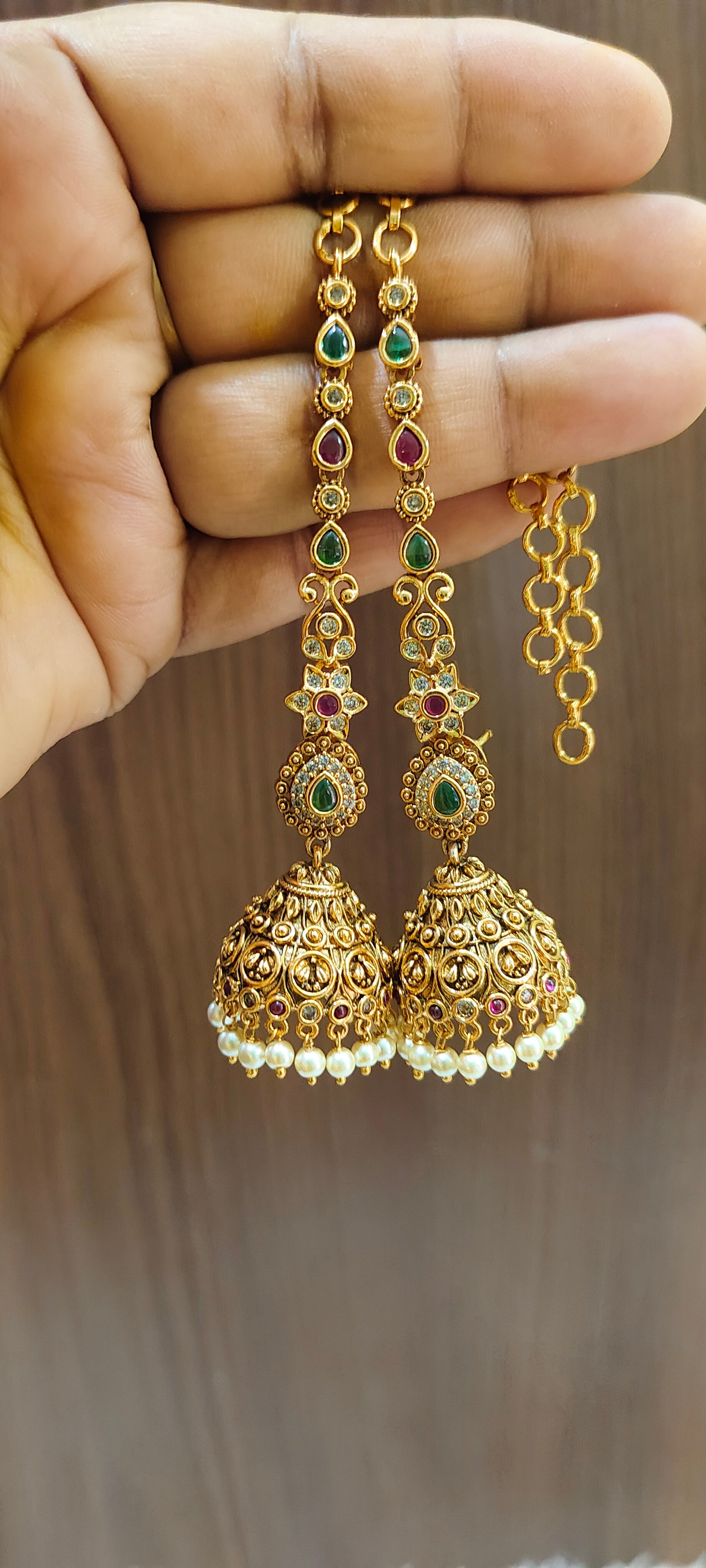 Beautiful jumkas with attached chuttu maati