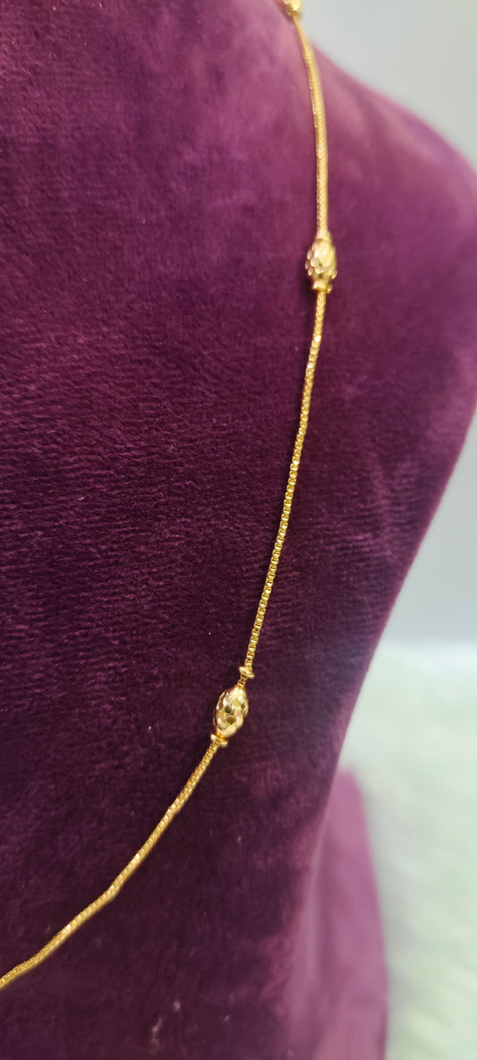 Ladies simple gold look18"length chain