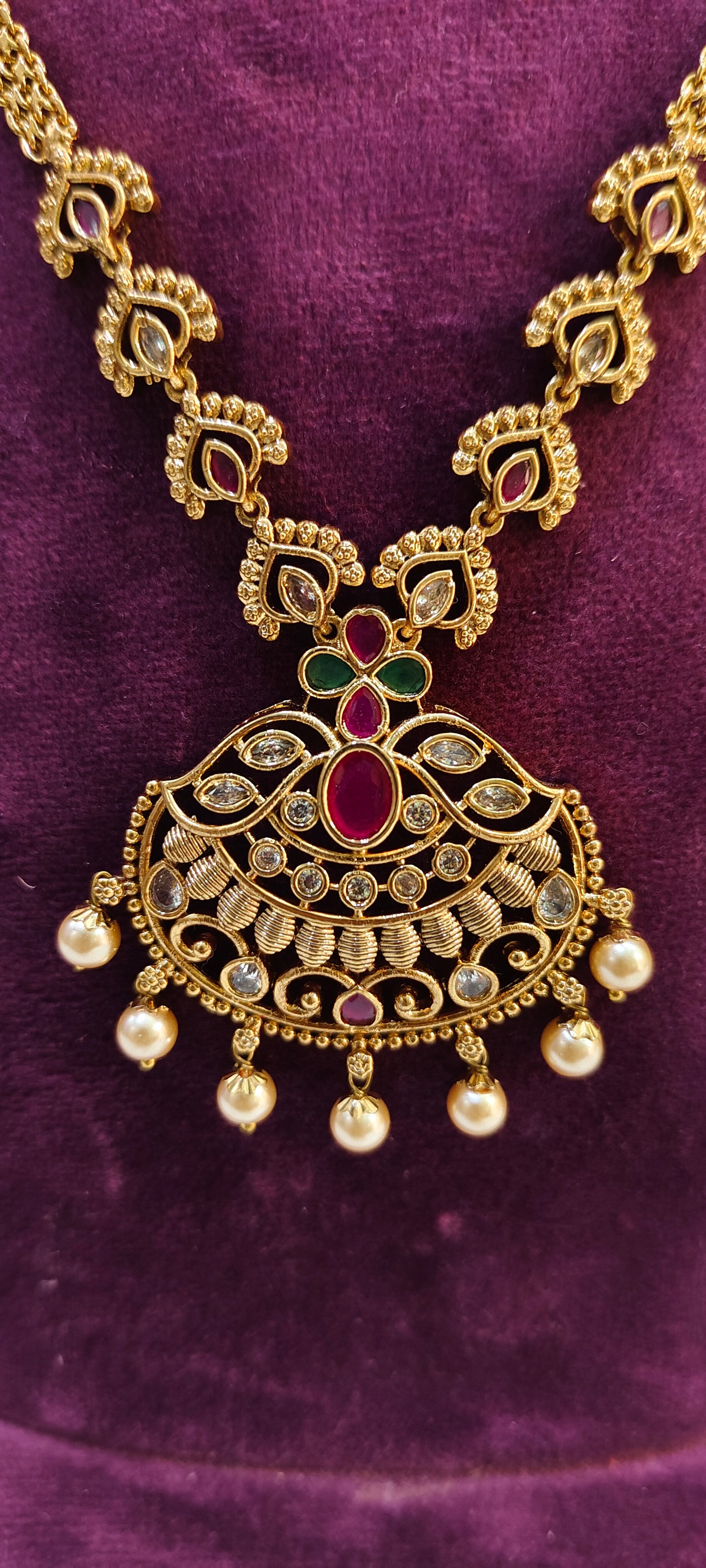 Simple pendent chain