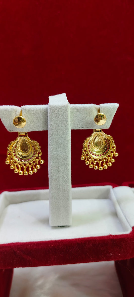 100% gold look earrings