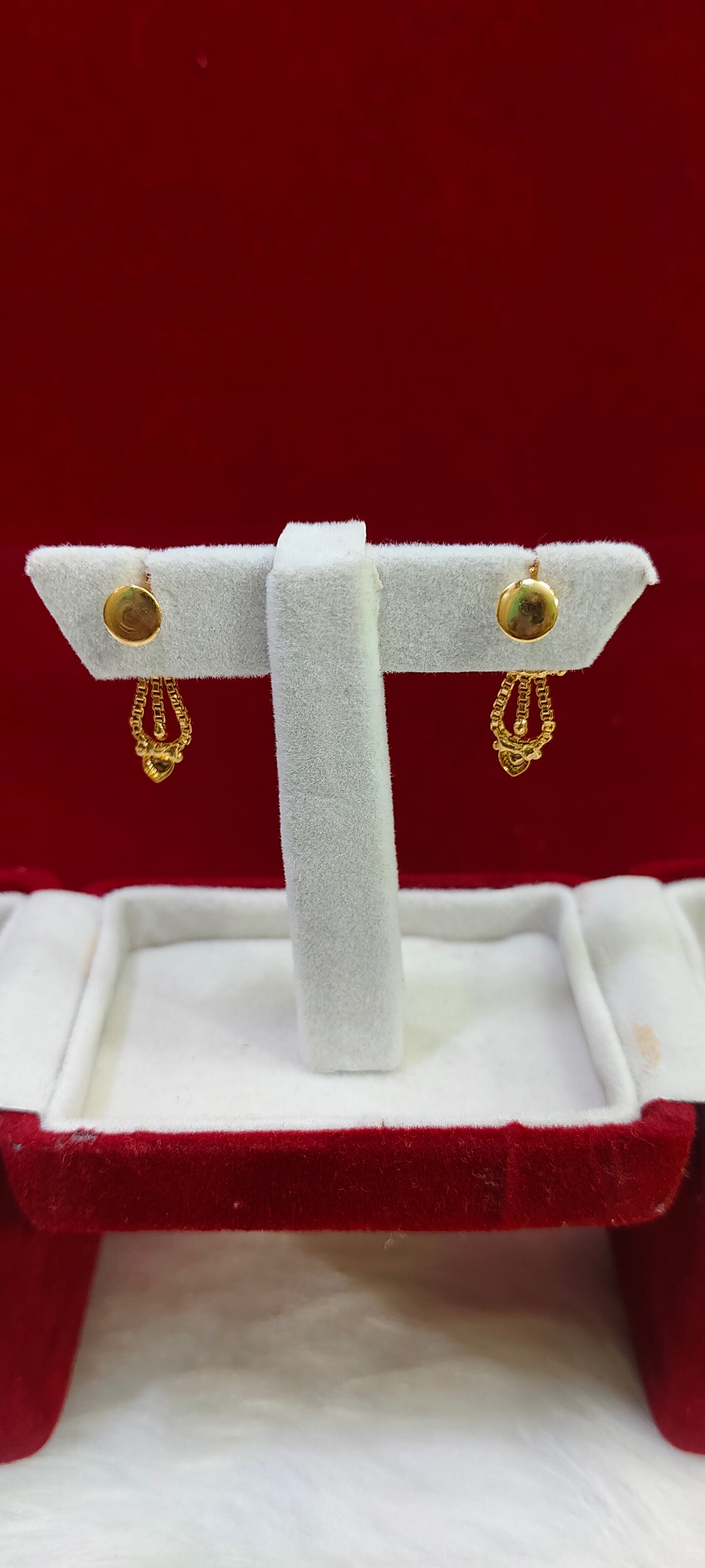 100%gold look earrings