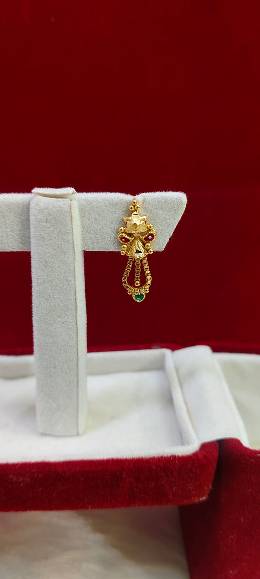 100%gold look earrings