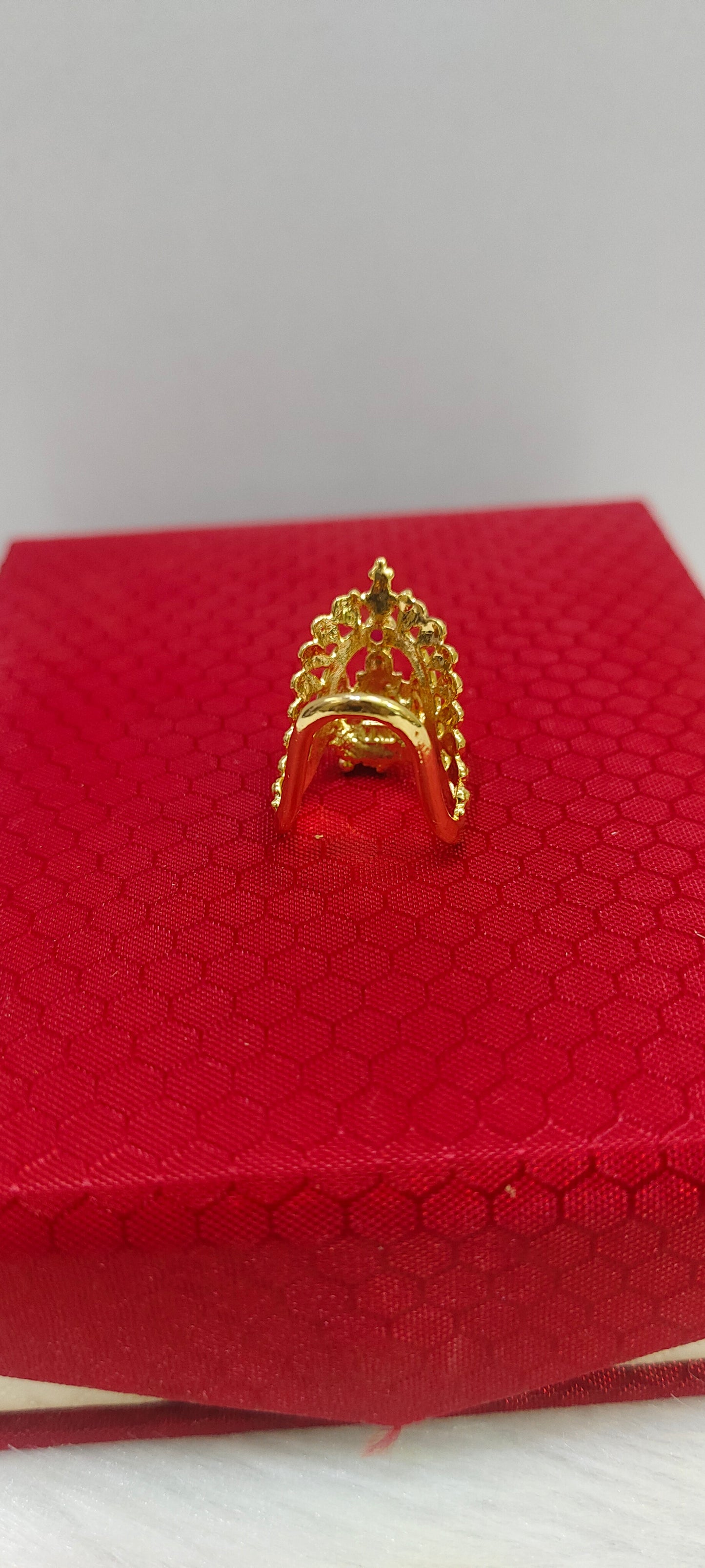 Stunning gold look vanki ring