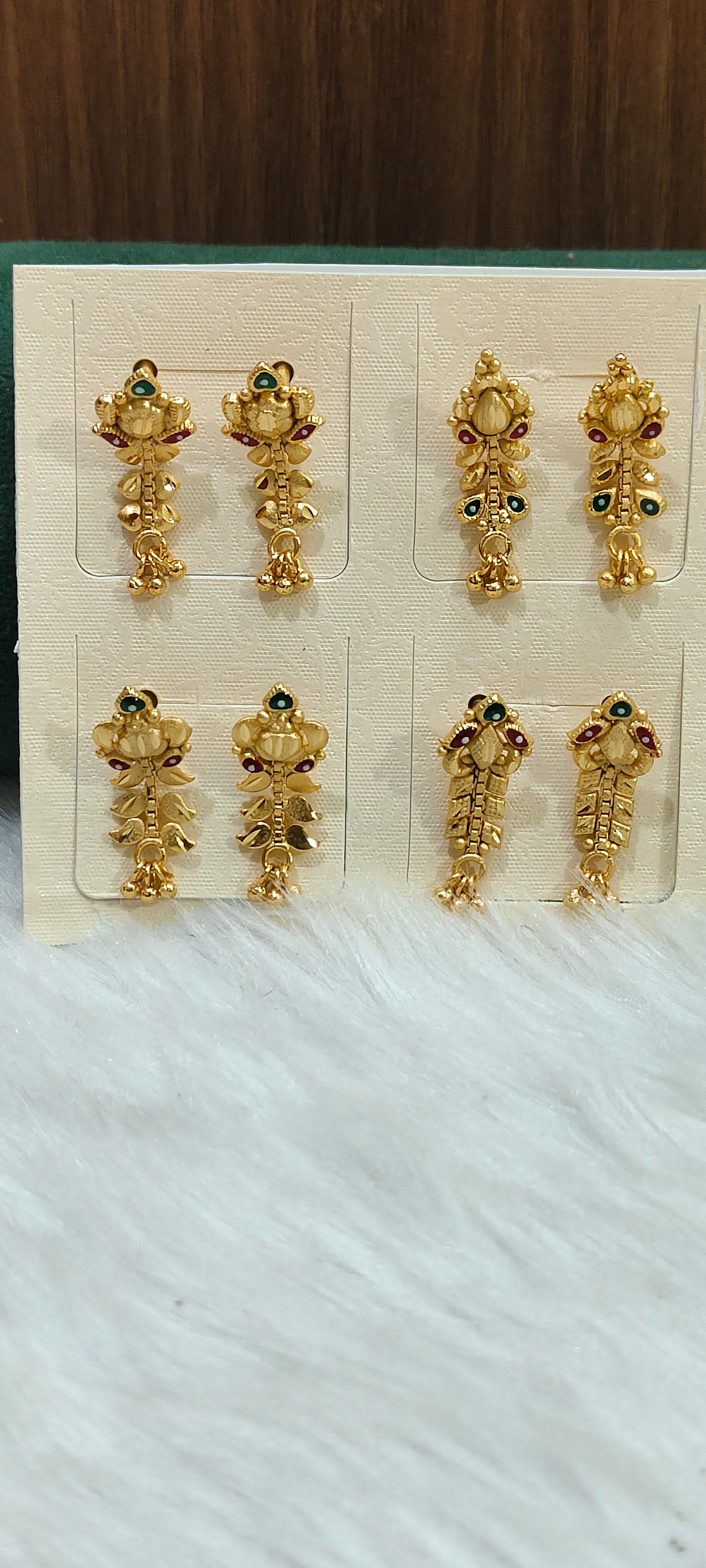 100% gold look daily wear earrings