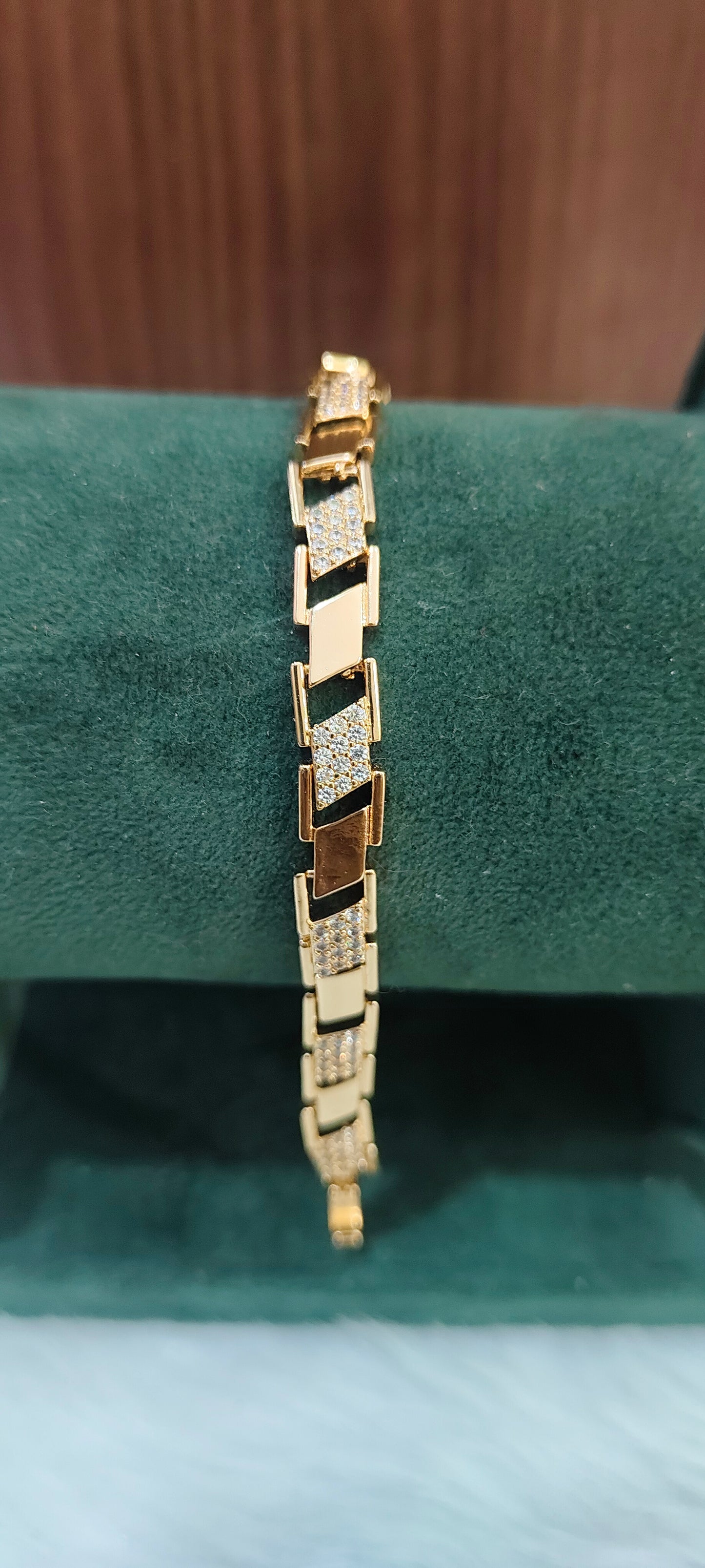 Premium stone based 7.5" length mens bracelet