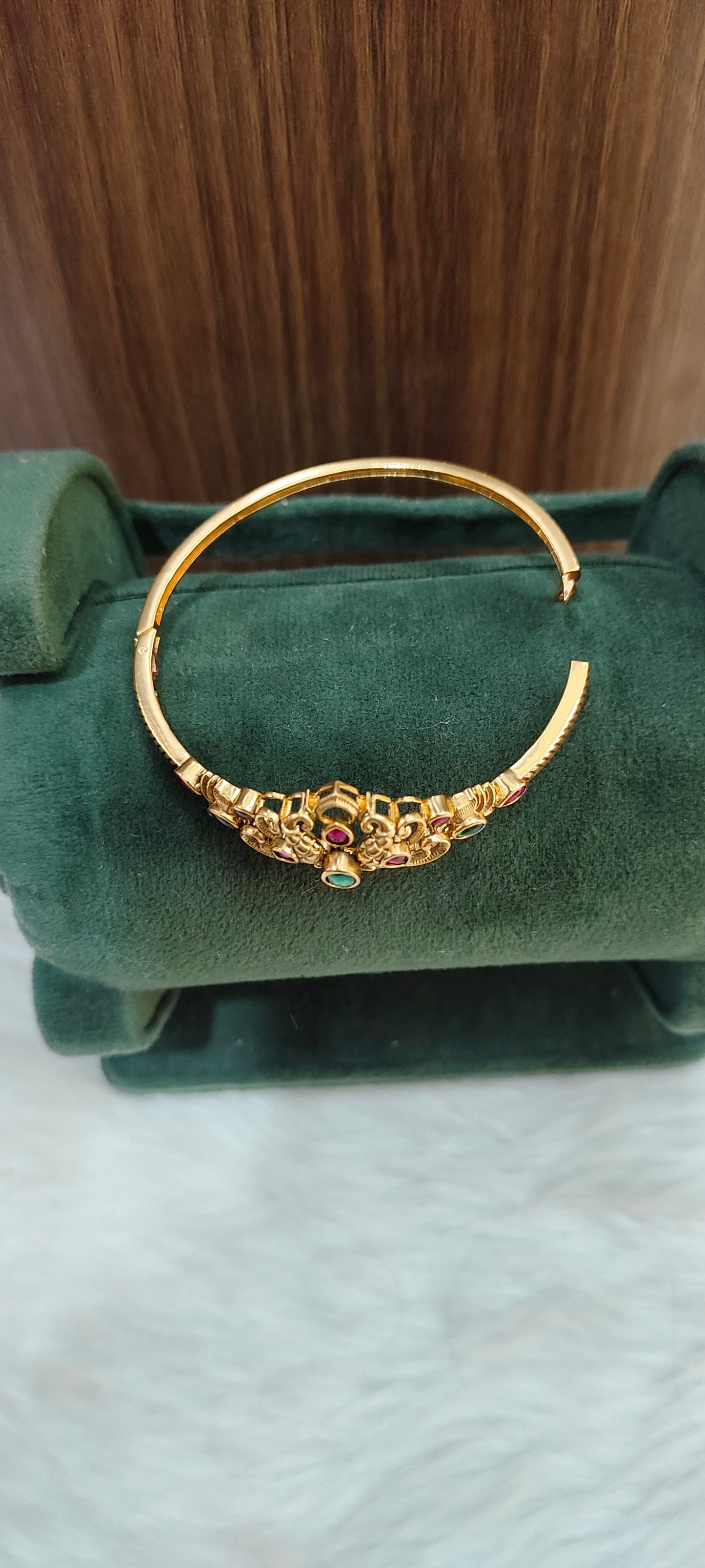 Premium antique openable kada for ladies (fit from 2.4 to 2.8)