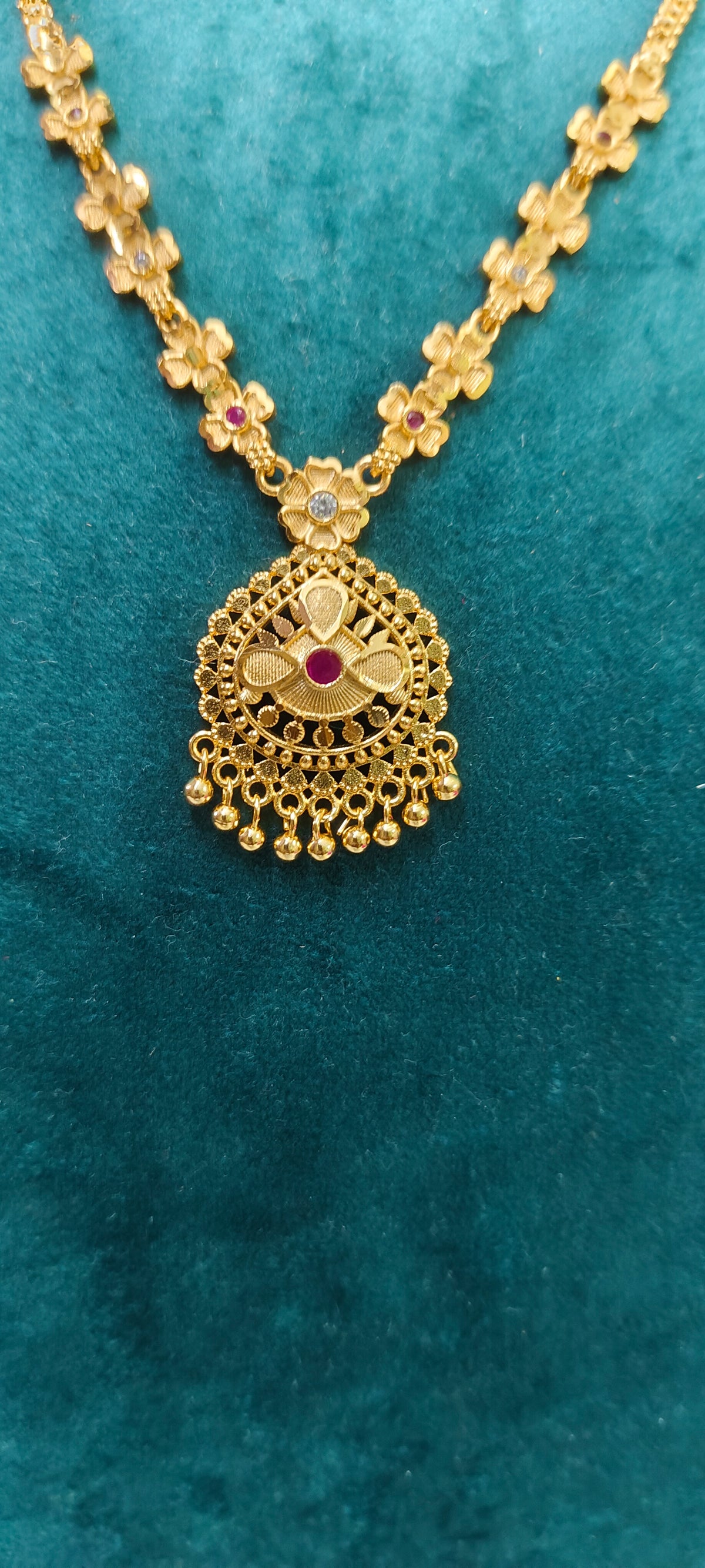 100% real gold look necklace (design slightly may changes