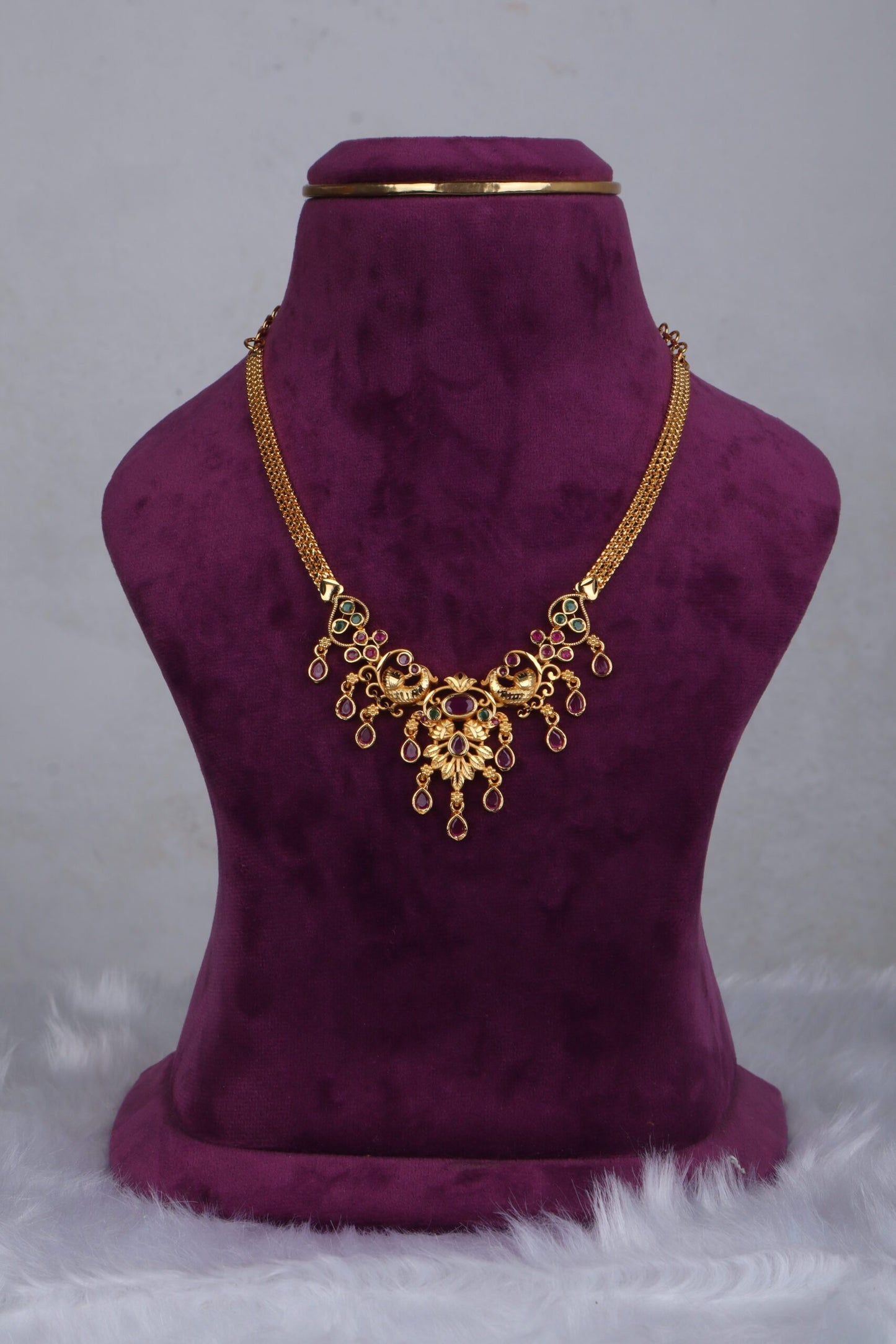 Fancy short Necklace