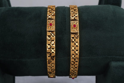 Celestial Spark Gold Pleated Bangles