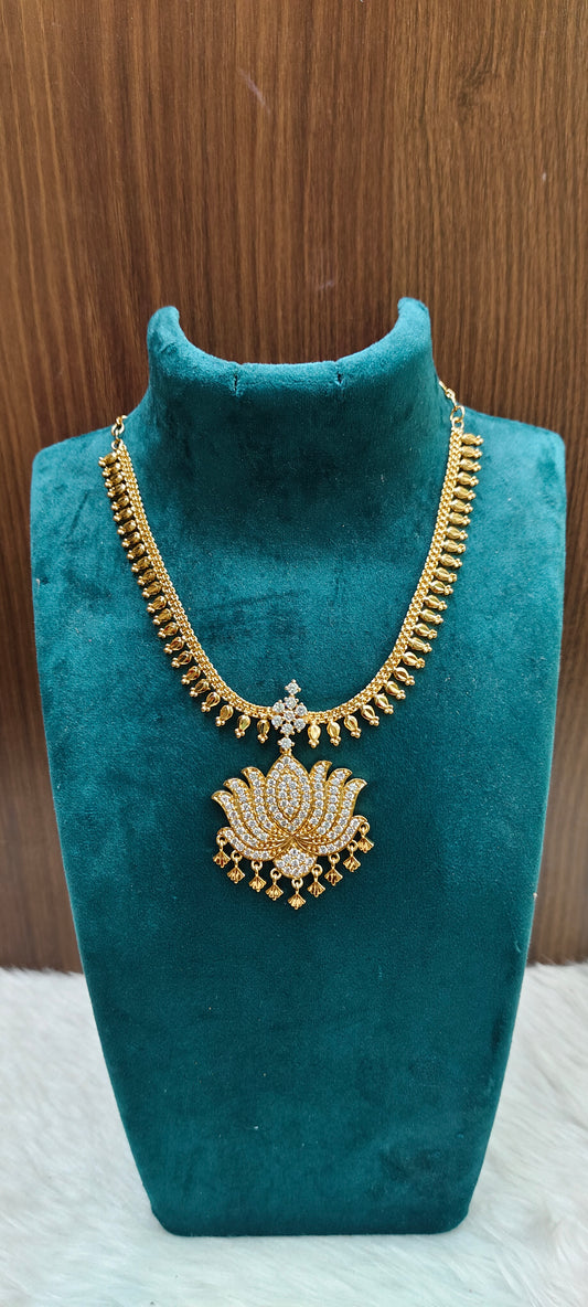 Pure panchaloham vintage look louts necklace