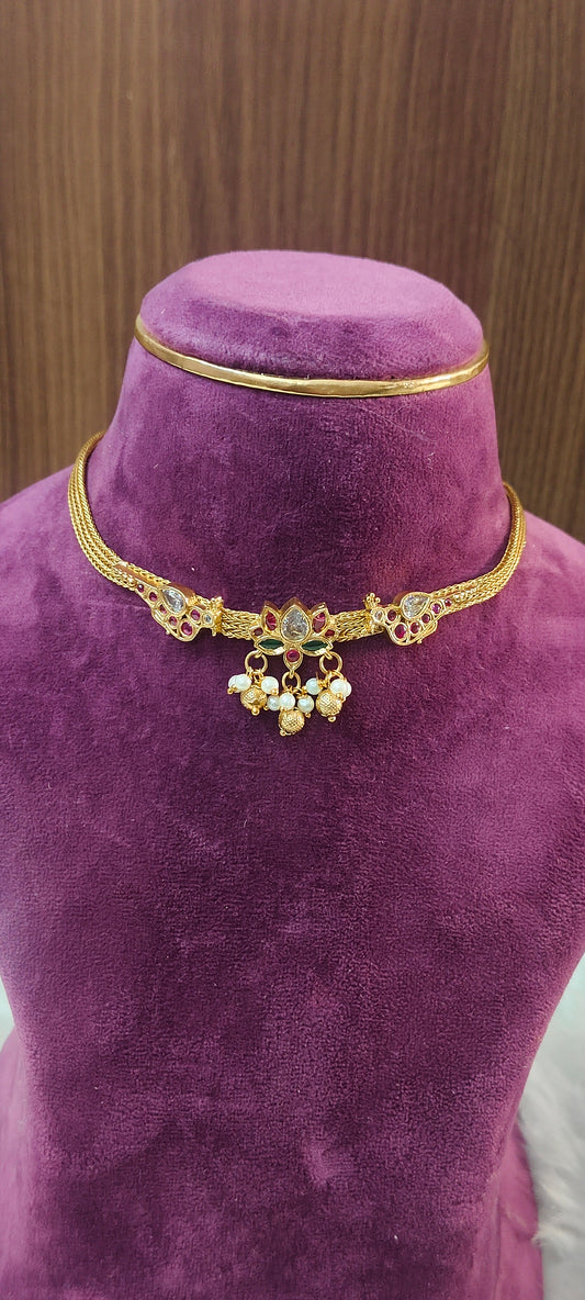Simple choker necklace