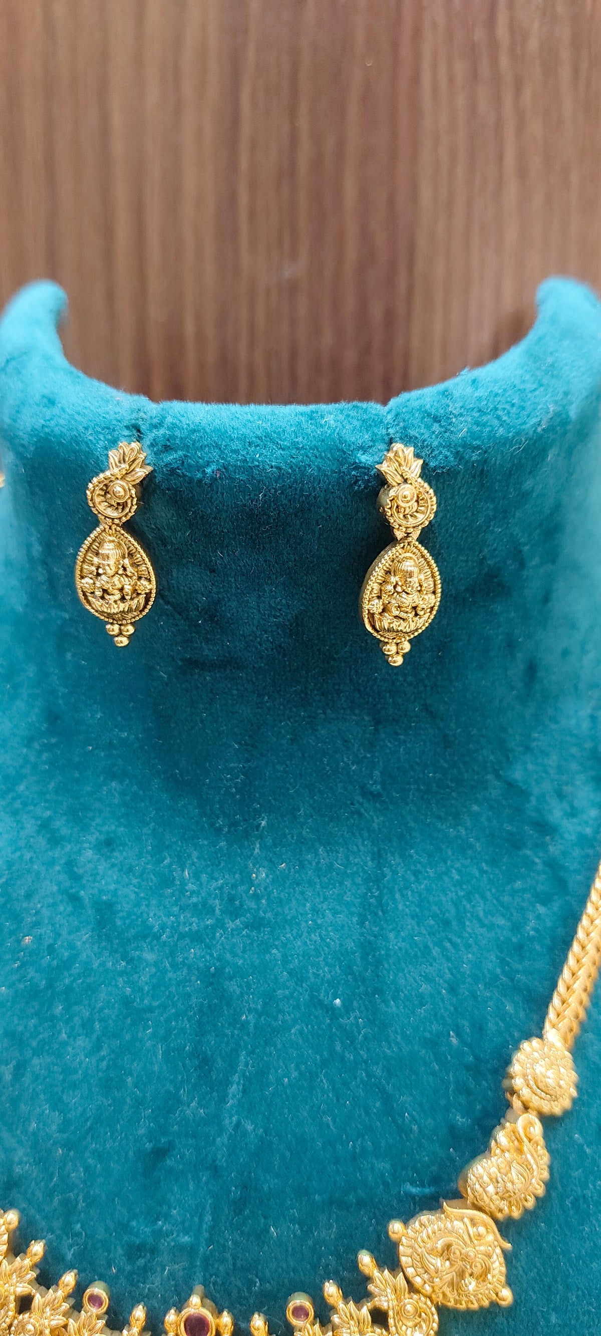 Premium nakshi choker cum bajubandi