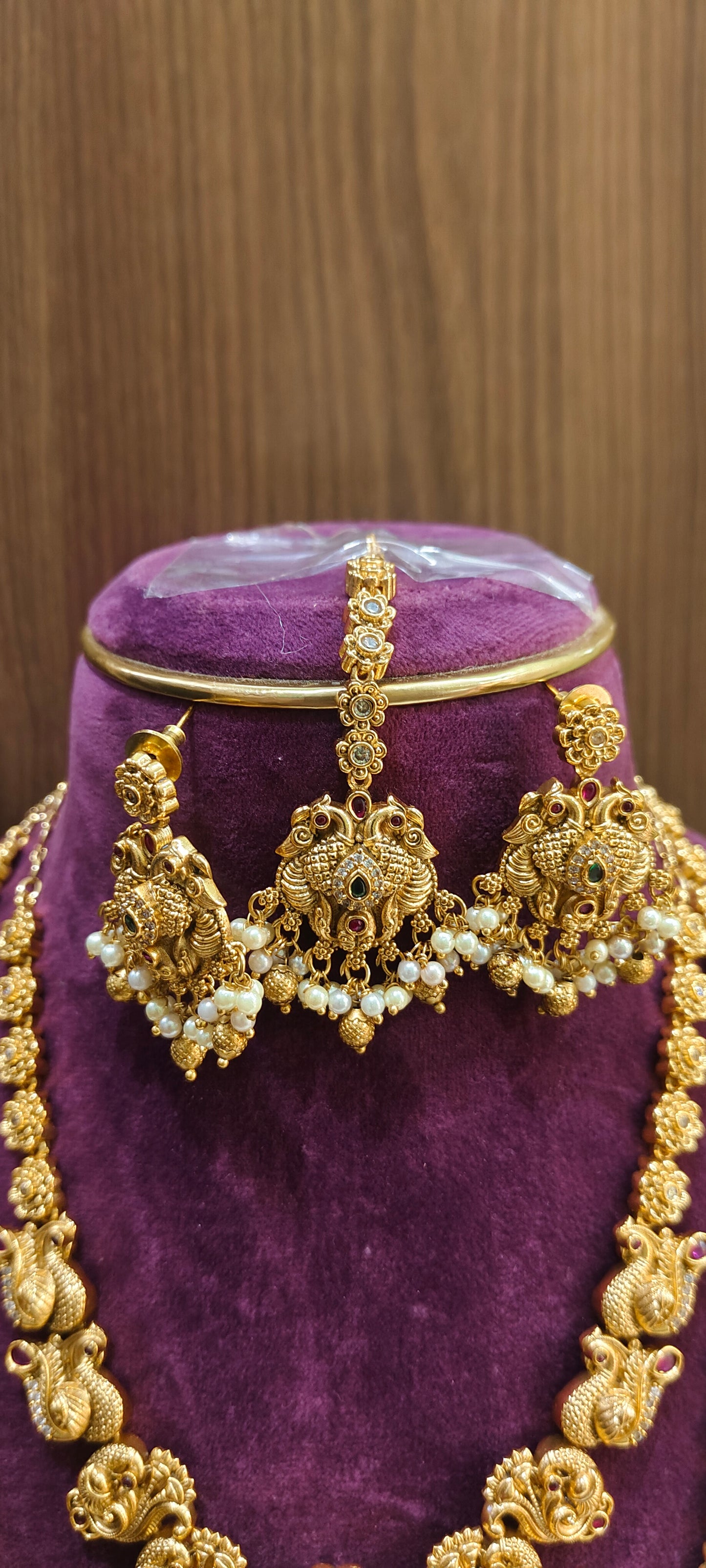 Premium nakshi 3d embossed bridel set with mangtika
