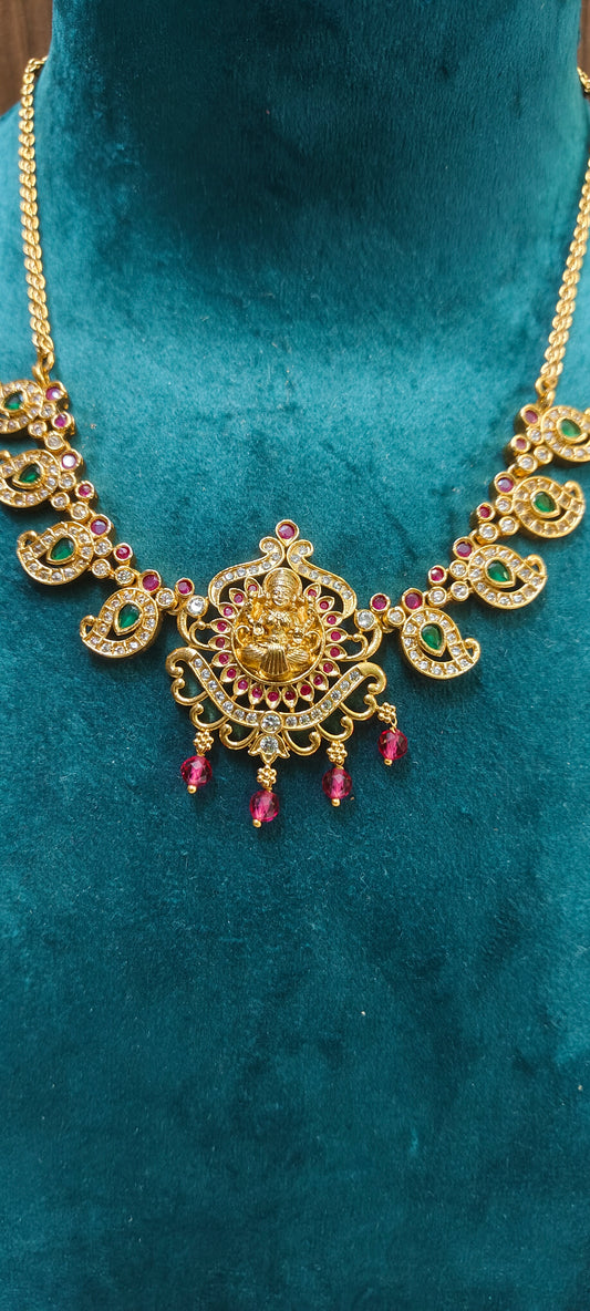 Simple gold look choker cum bajubandi