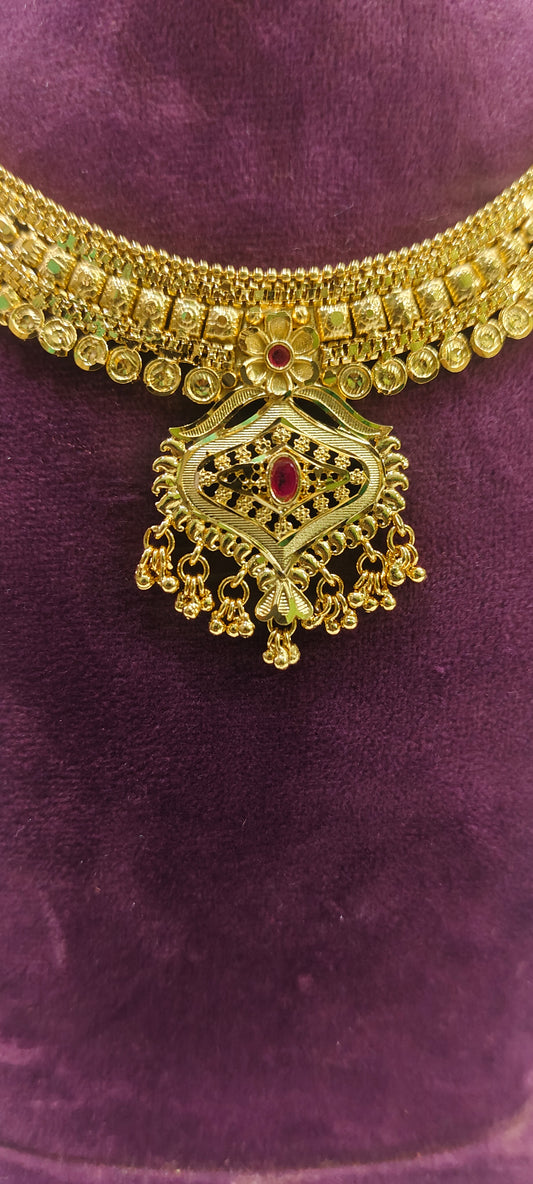 100% gold look necklace set