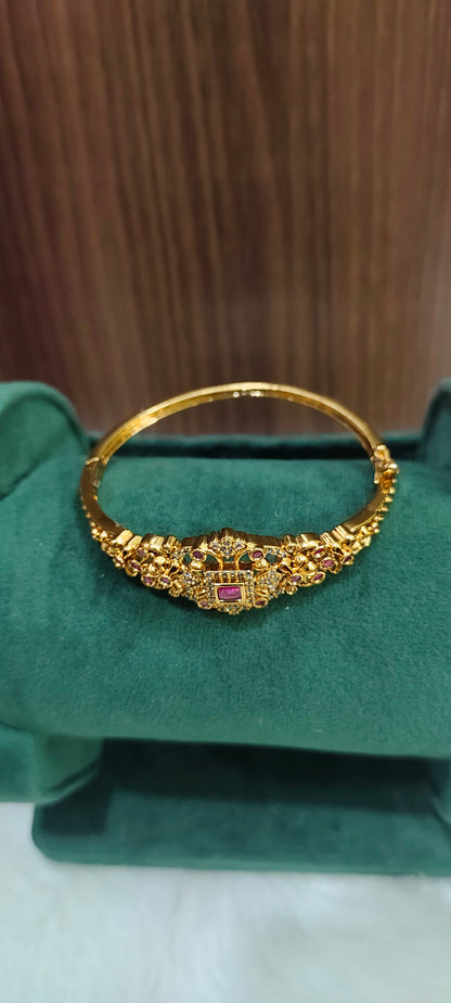 Premium nakshi 18" length 3 step chain and ladies openable kada combo