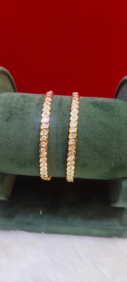 Pure panchaloham white stone 2 bangle back closed setting