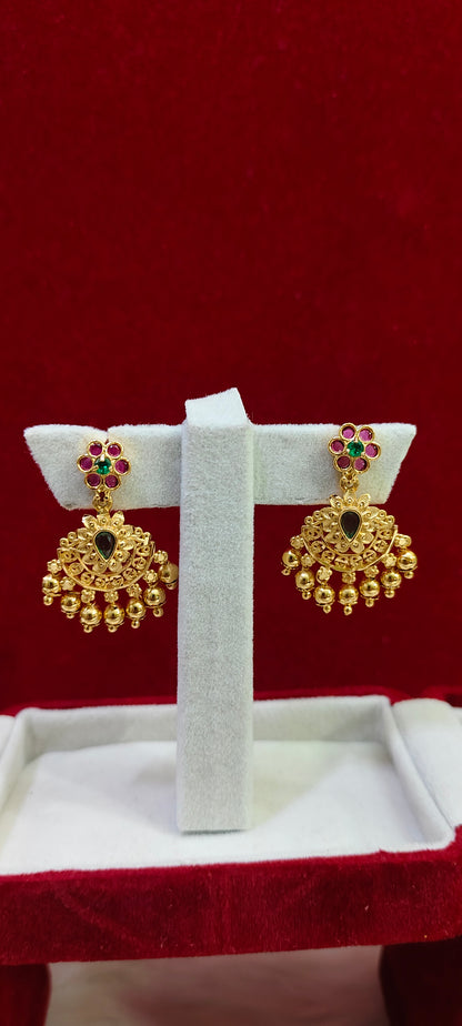 100% gold look earrings