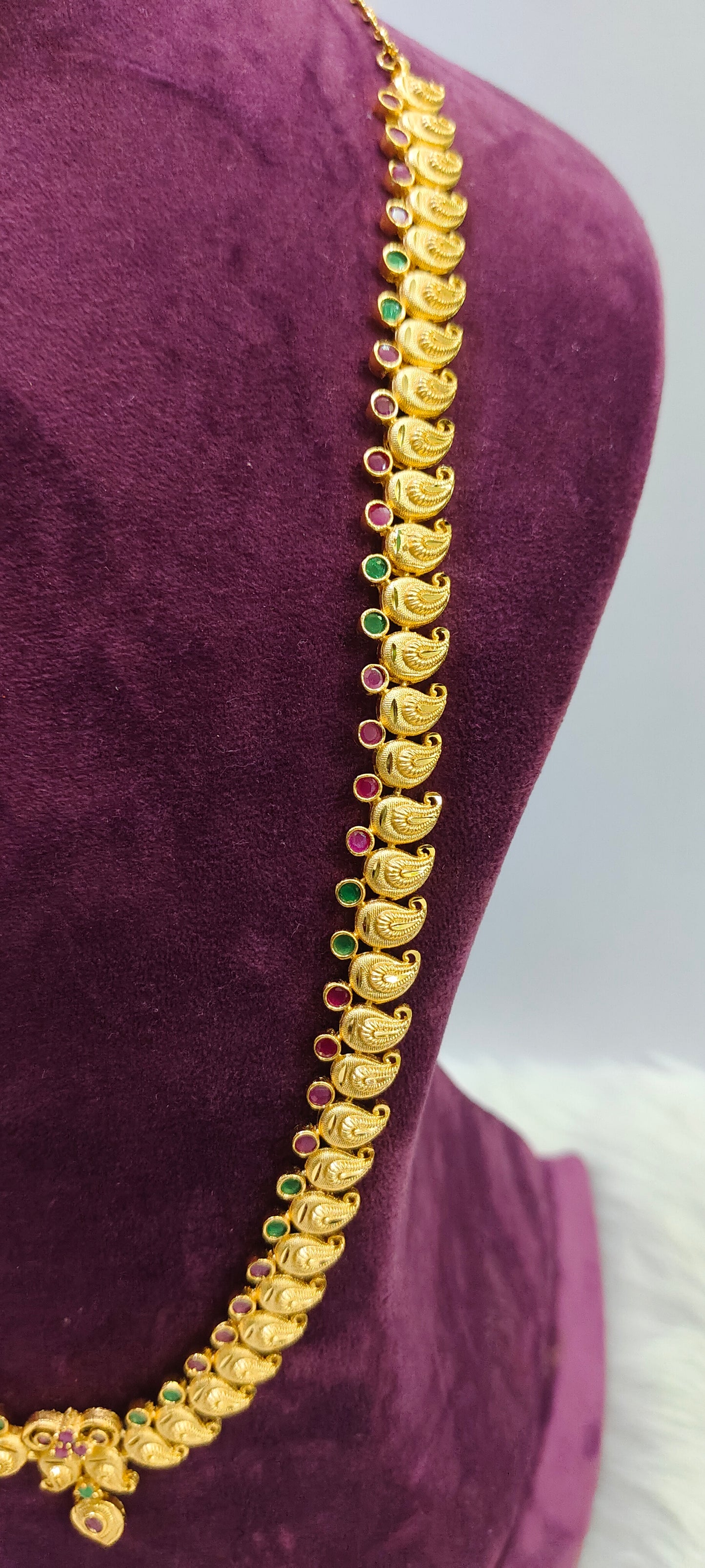 100% gold look Mango  haram