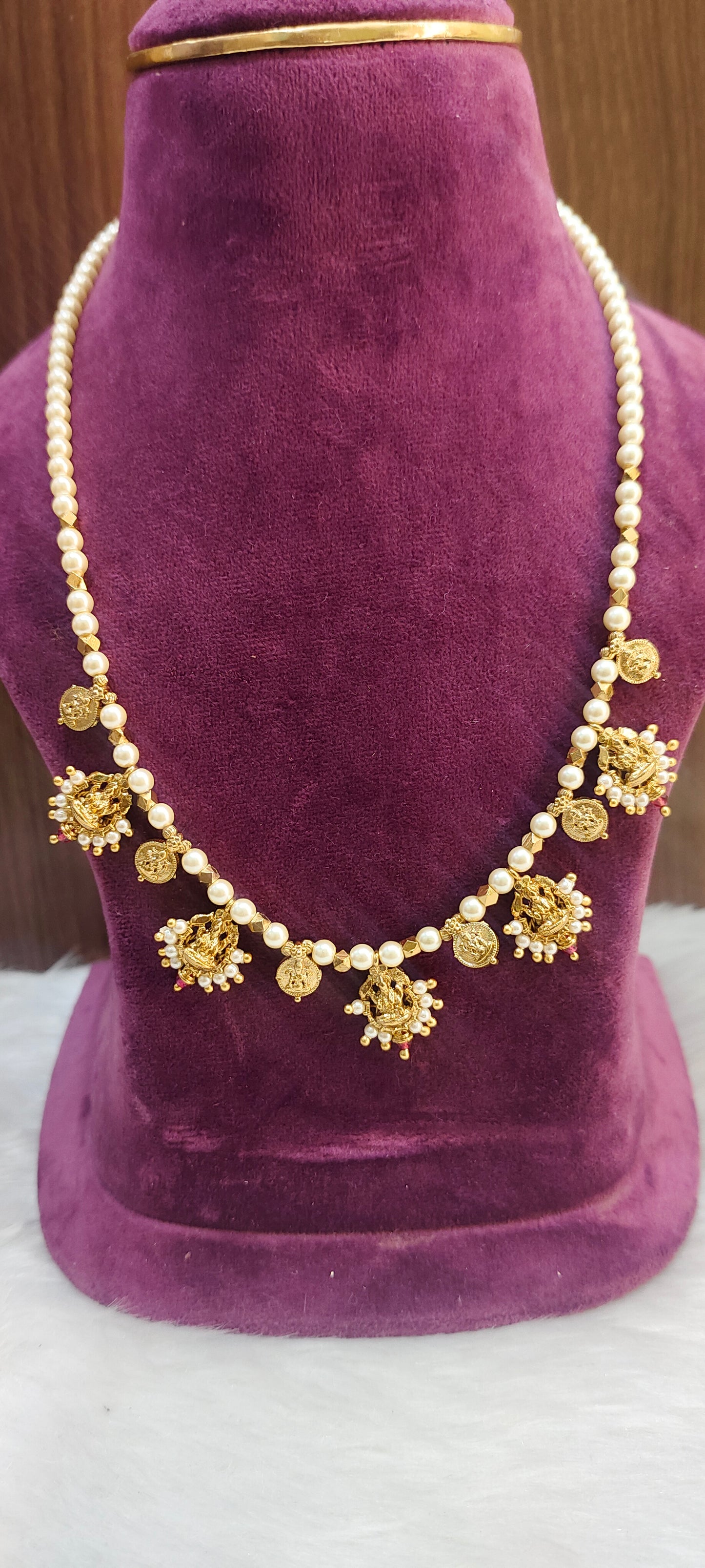 Premium pearl simple necklace