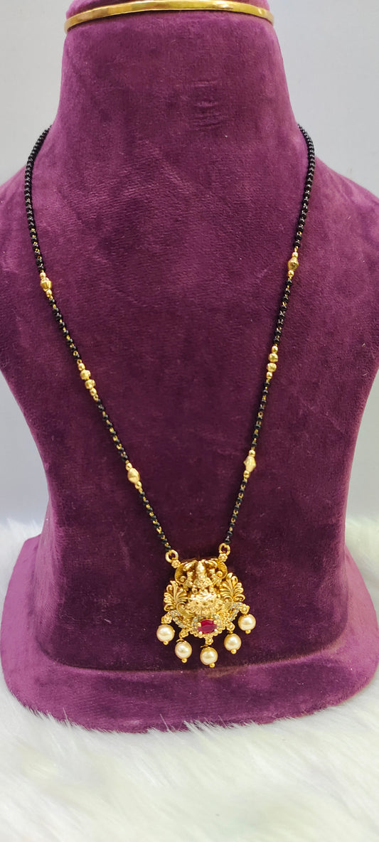 Premium nakshi pendant 18" length short black beads