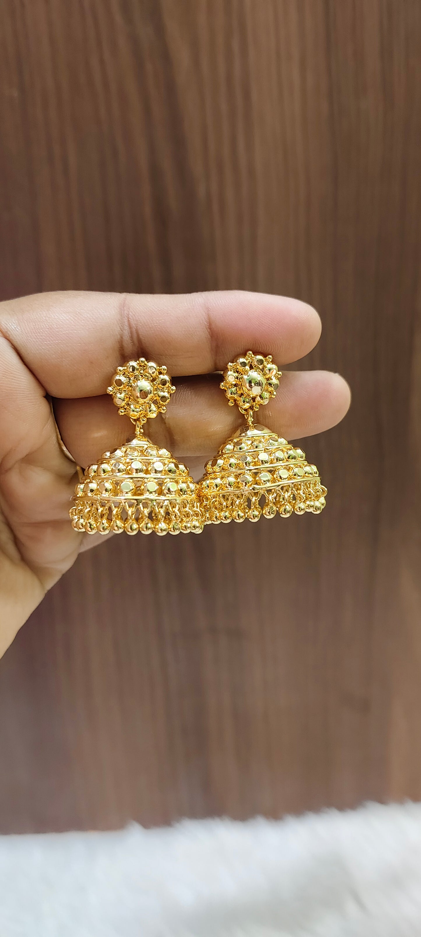 100% gold look big earrings