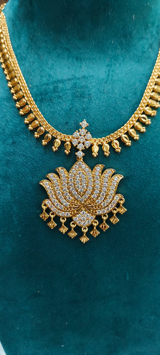 Pure panchaloham vintage look louts necklace