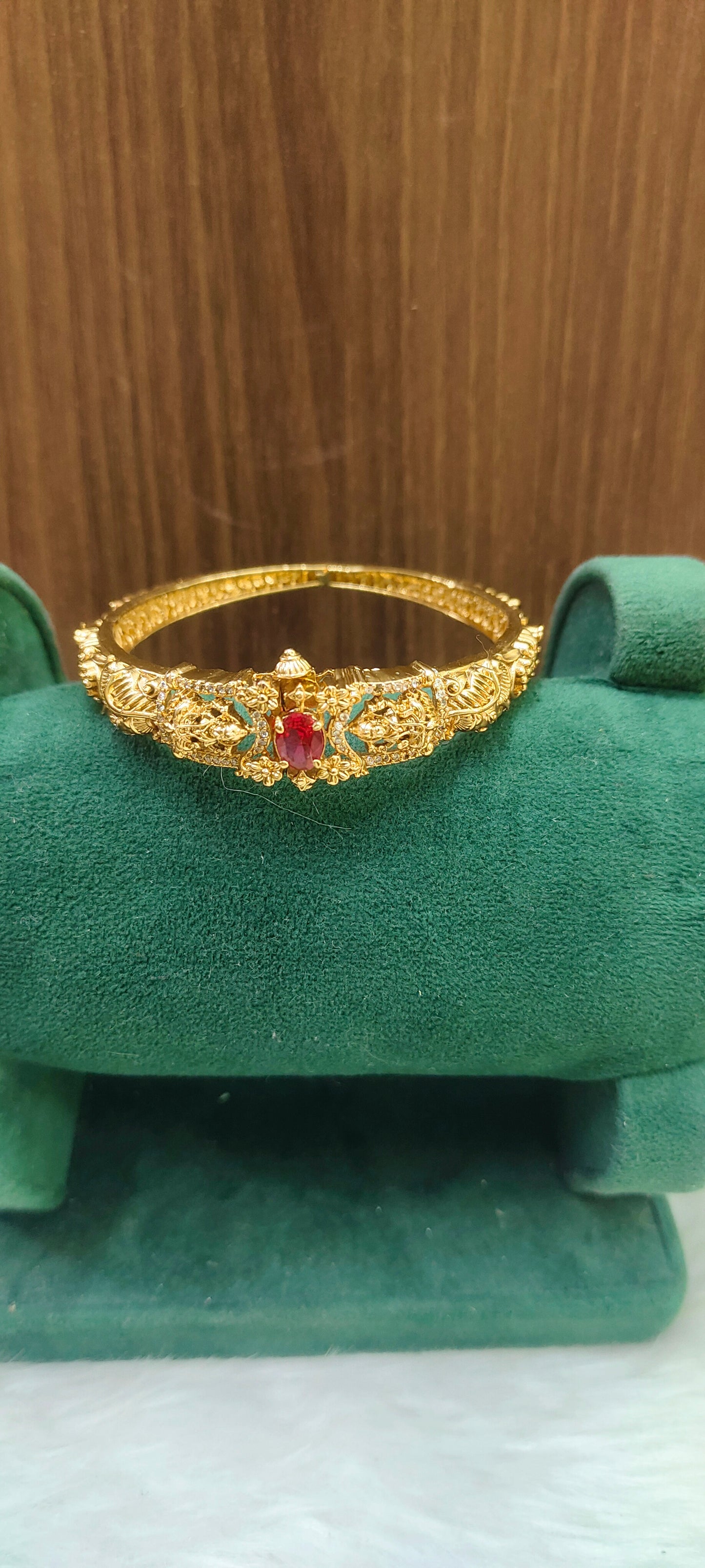 Premium nakshi openable kada bracelet ( fit upto 2.6 to 2.10)