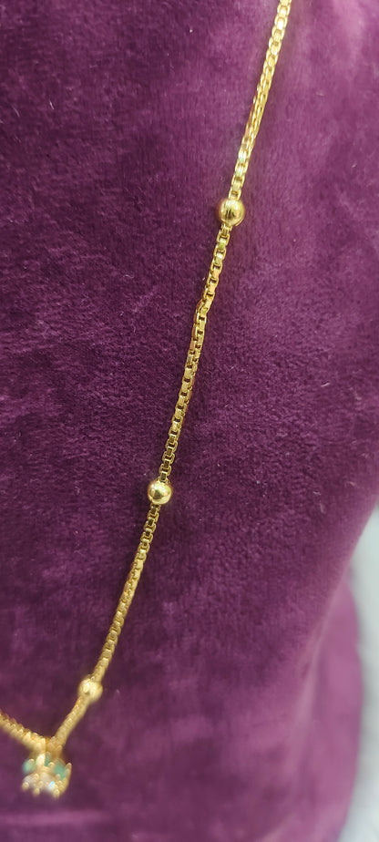 Simple and classy gold look chain